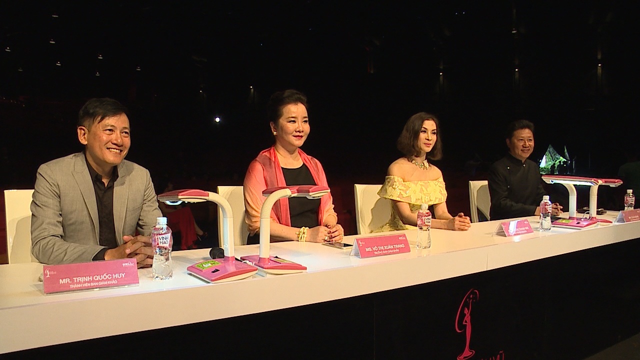 BGK Hoa hau Hoan vu Viet Nam 2015 nhan xet ve cac thi sinh hinh anh