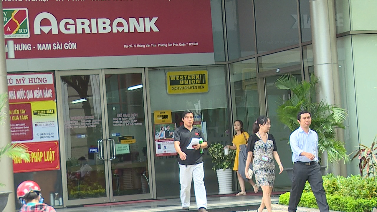 Agribank het thich tuyen nguoi nha? hinh anh