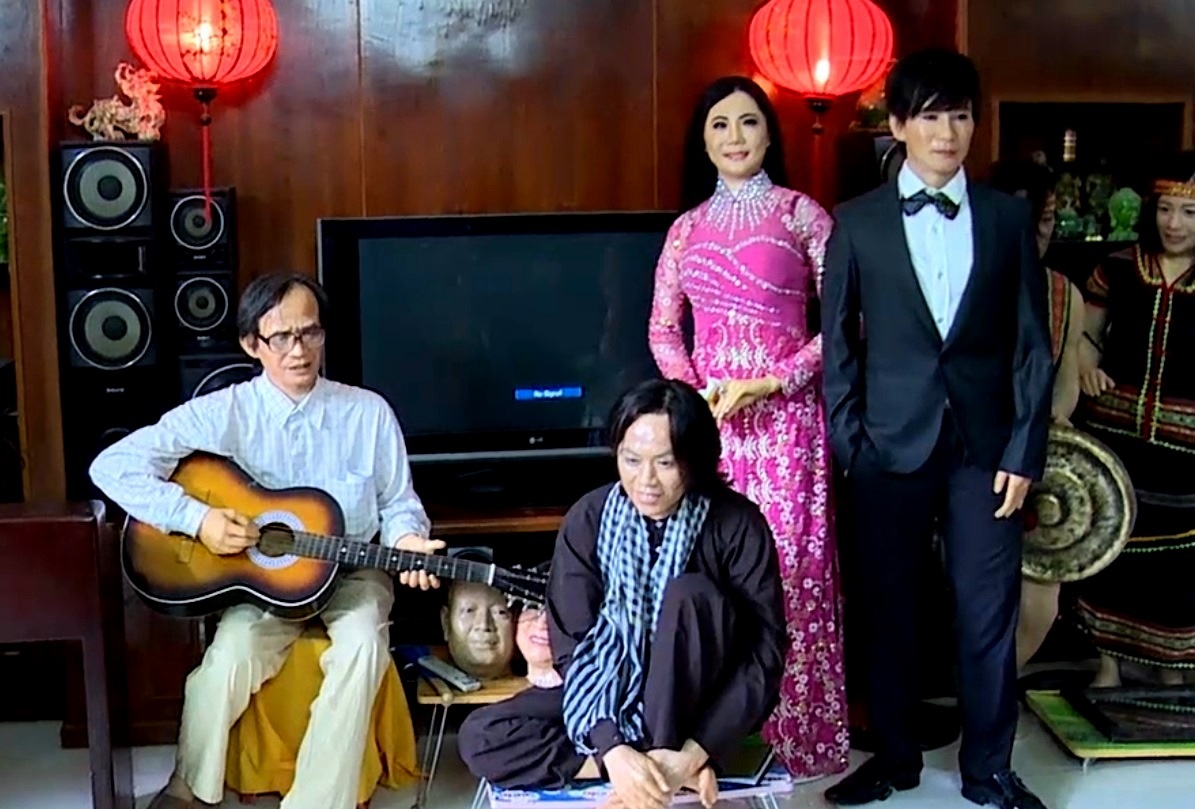 Tuong sap Hoai Linh - Ly Hai nhu that o Sai Gon hinh anh