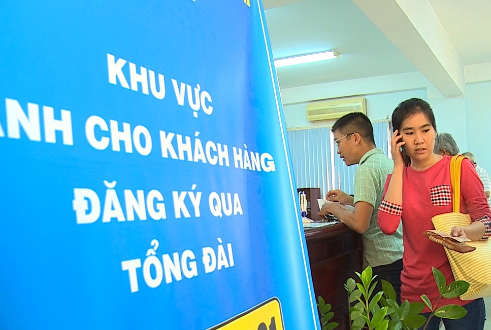 Ngay dau cap giay phep lai xe quoc te o TP HCM hinh anh