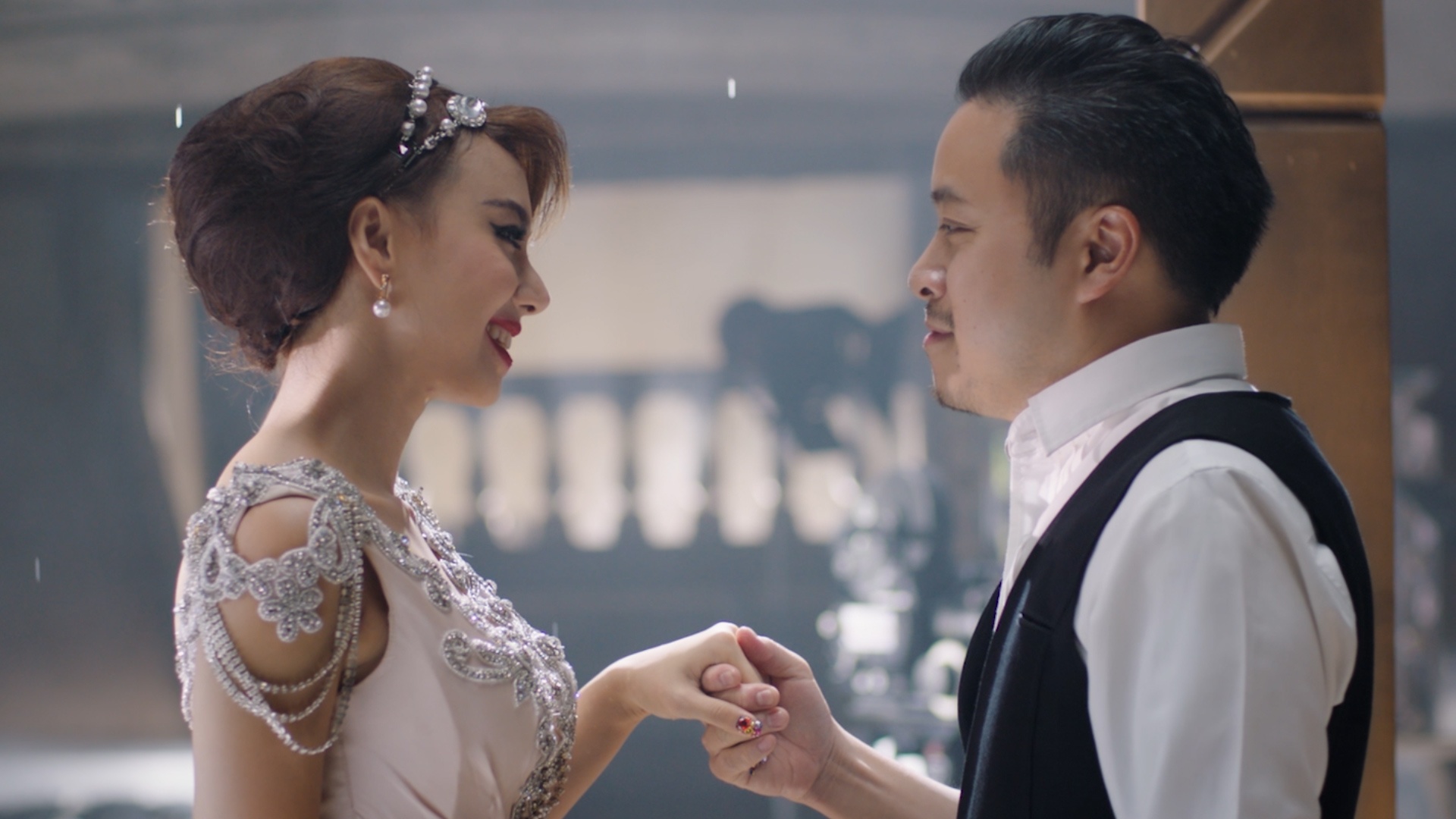 'Color your life': Chuyen tinh Victor Vu va Dinh Ngoc Diep hinh anh