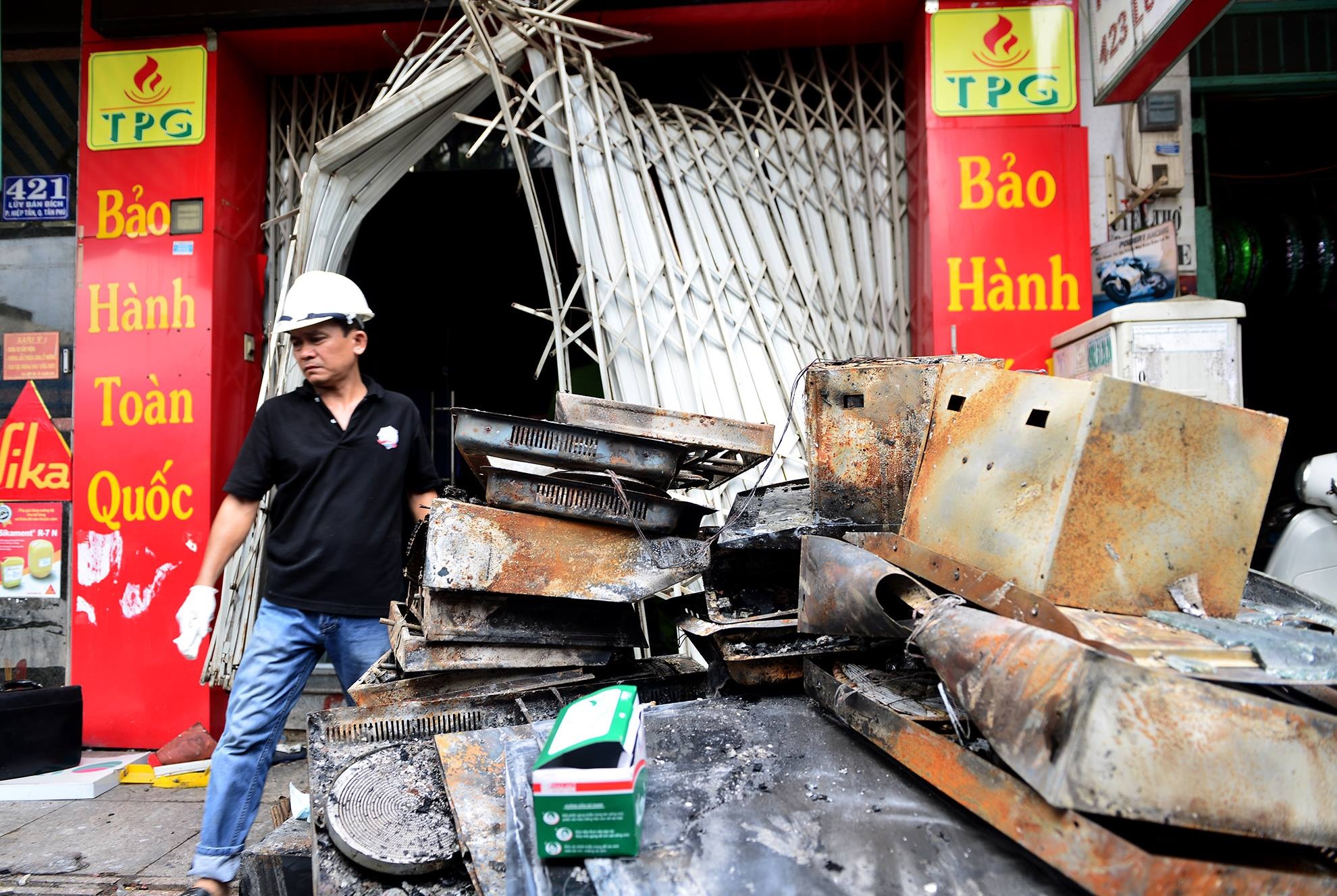 Hien truong vu chay vao rang sang, 4 nguoi chet hinh anh