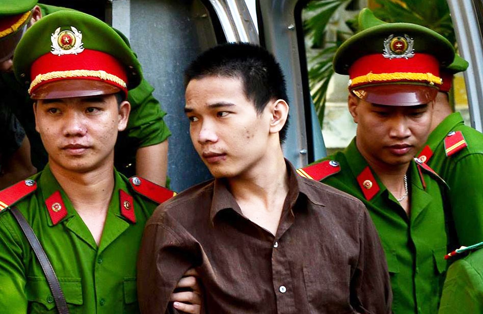 Tham sat Binh Phuoc: Clip Vu Van Tien xin giam an tu hinh anh