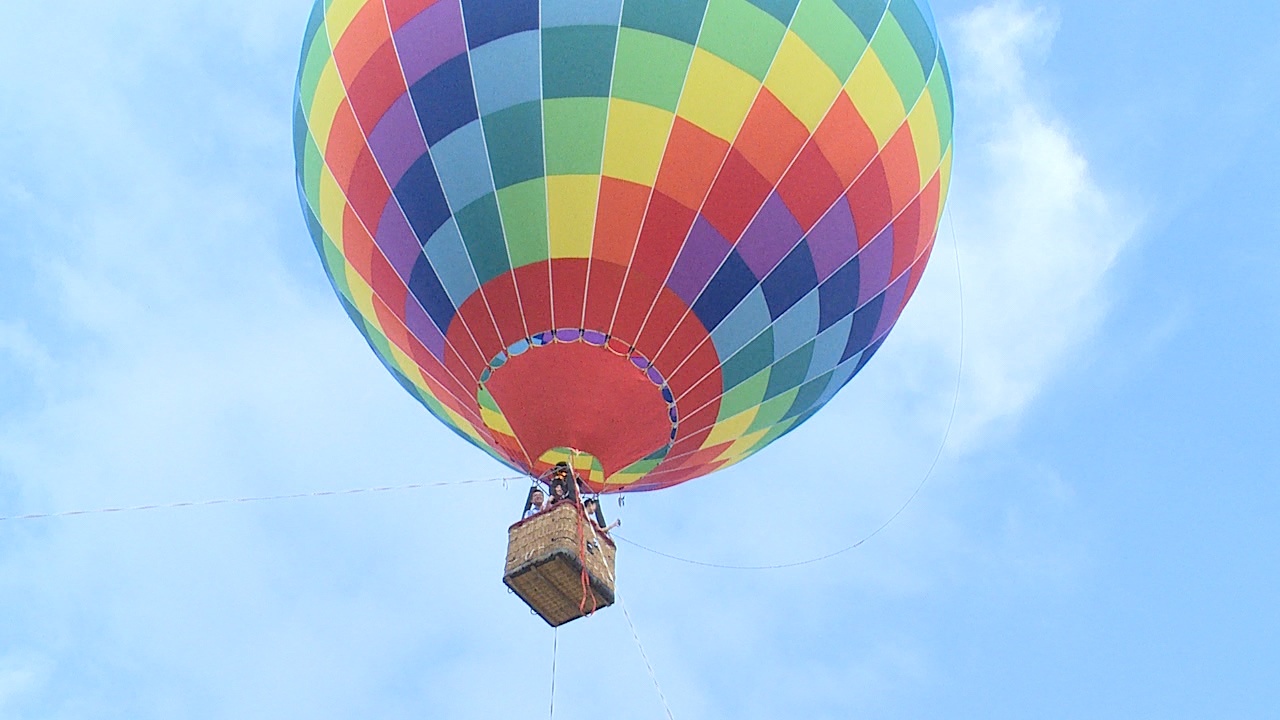 Trai nghiem di khinh khi cau cao 40 m tai Sai Gon hinh anh