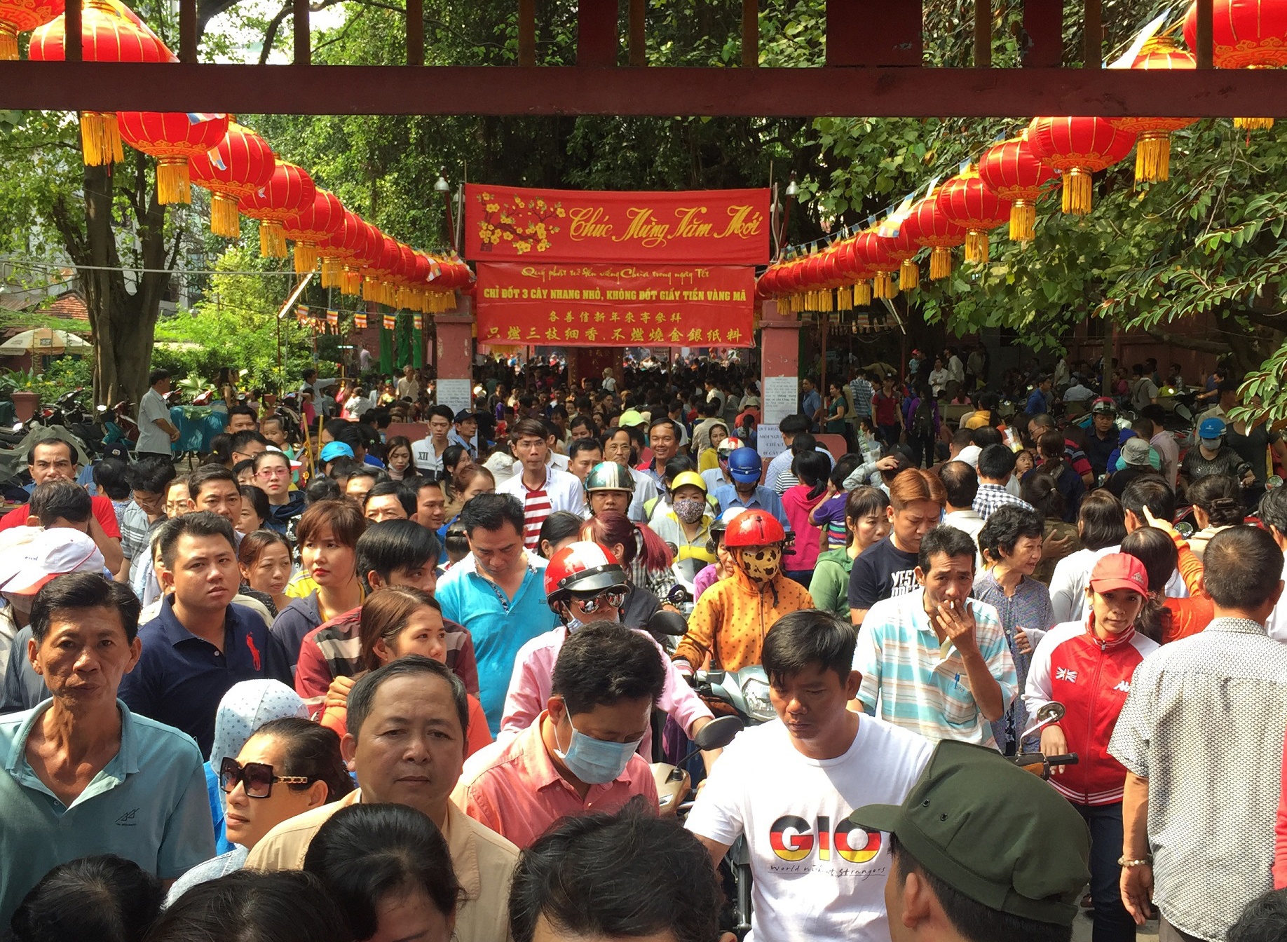 Chua Obama tung den tham dong nghet nguoi vao lam le hinh anh