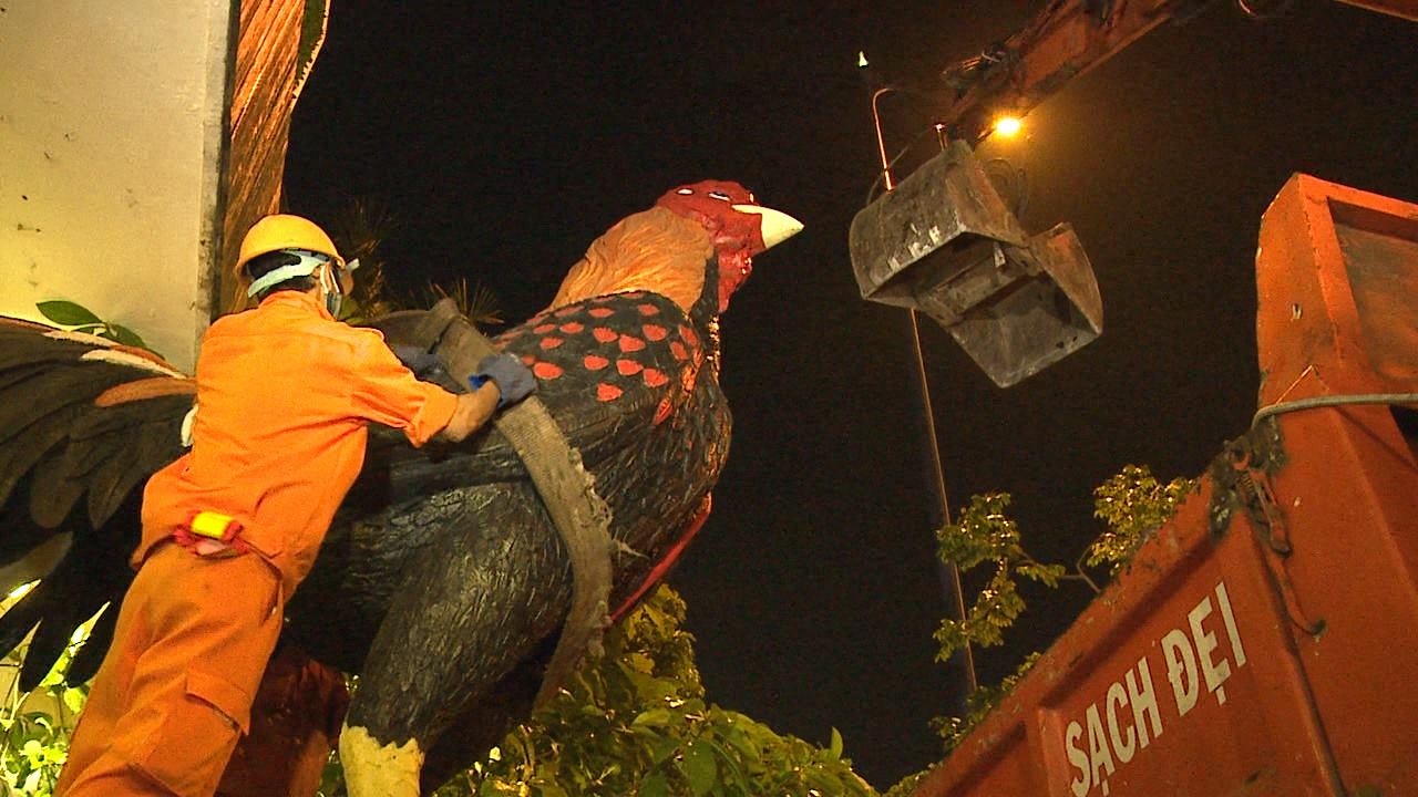 Cau xe sang, linh vat ga khong lo o Sai Gon ve don hinh anh