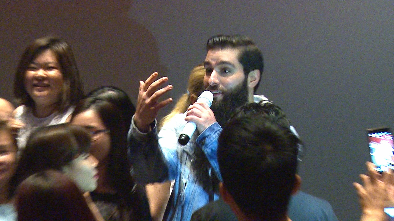 Dao dien 'Kong: Skull Island' bat ngo dot nhap rap chieu phim Sai Gon hinh anh