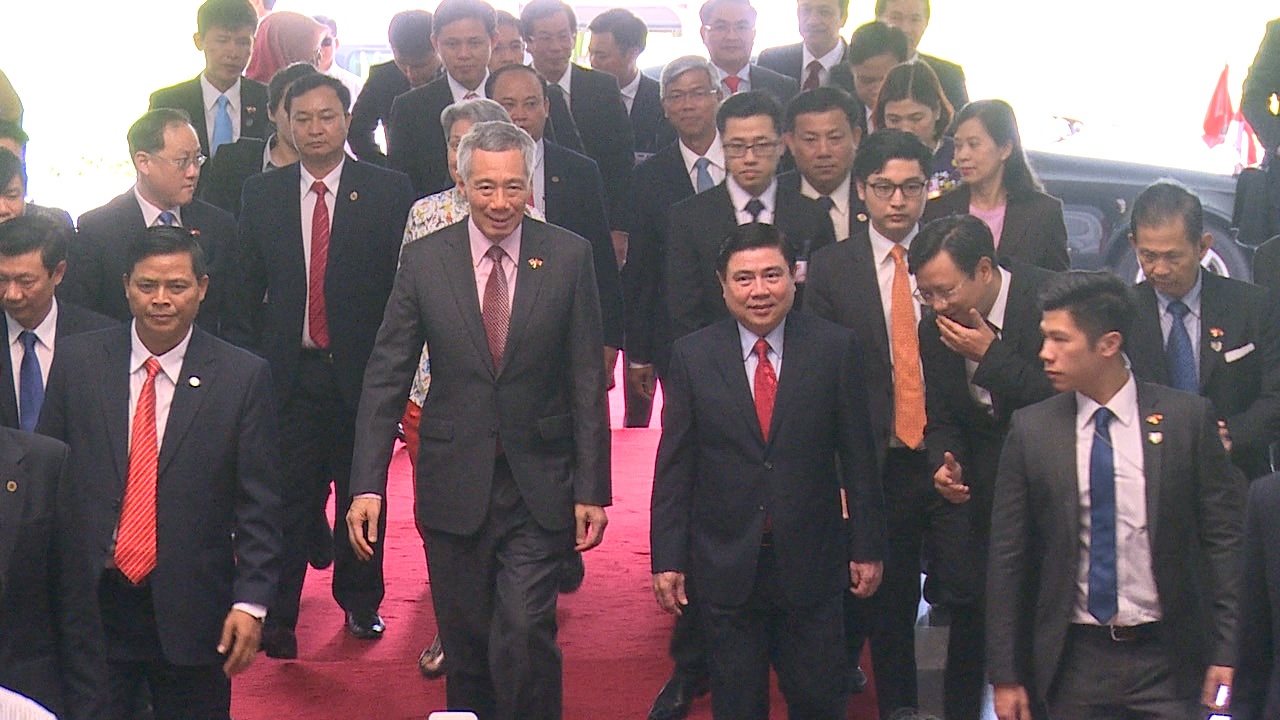 Lanh dao TP.HCM tiep Thu tuong Singapore Ly Hien Long hinh anh