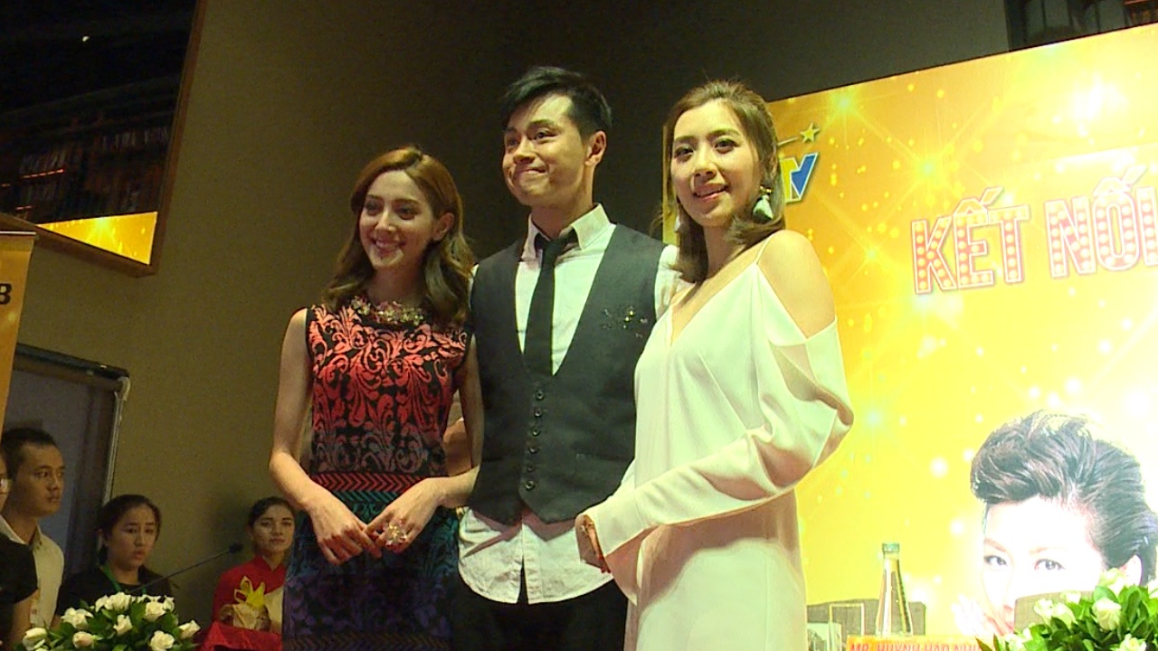 Dien vien TVB an tuong voi pho Viet hinh anh