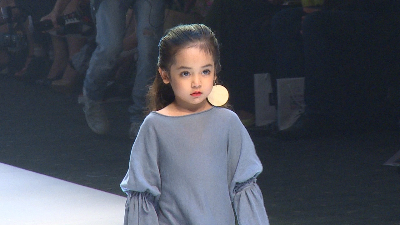 Mau nhi khien khan gia thich thu o Tuan le thoi trang Viet Nam hinh anh