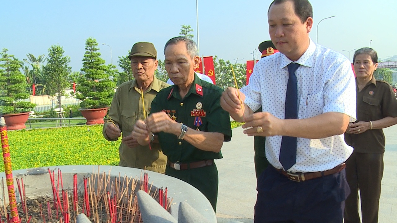 Tri an 52 chien si hy sinh trong tran cau Rach Chiec hinh anh