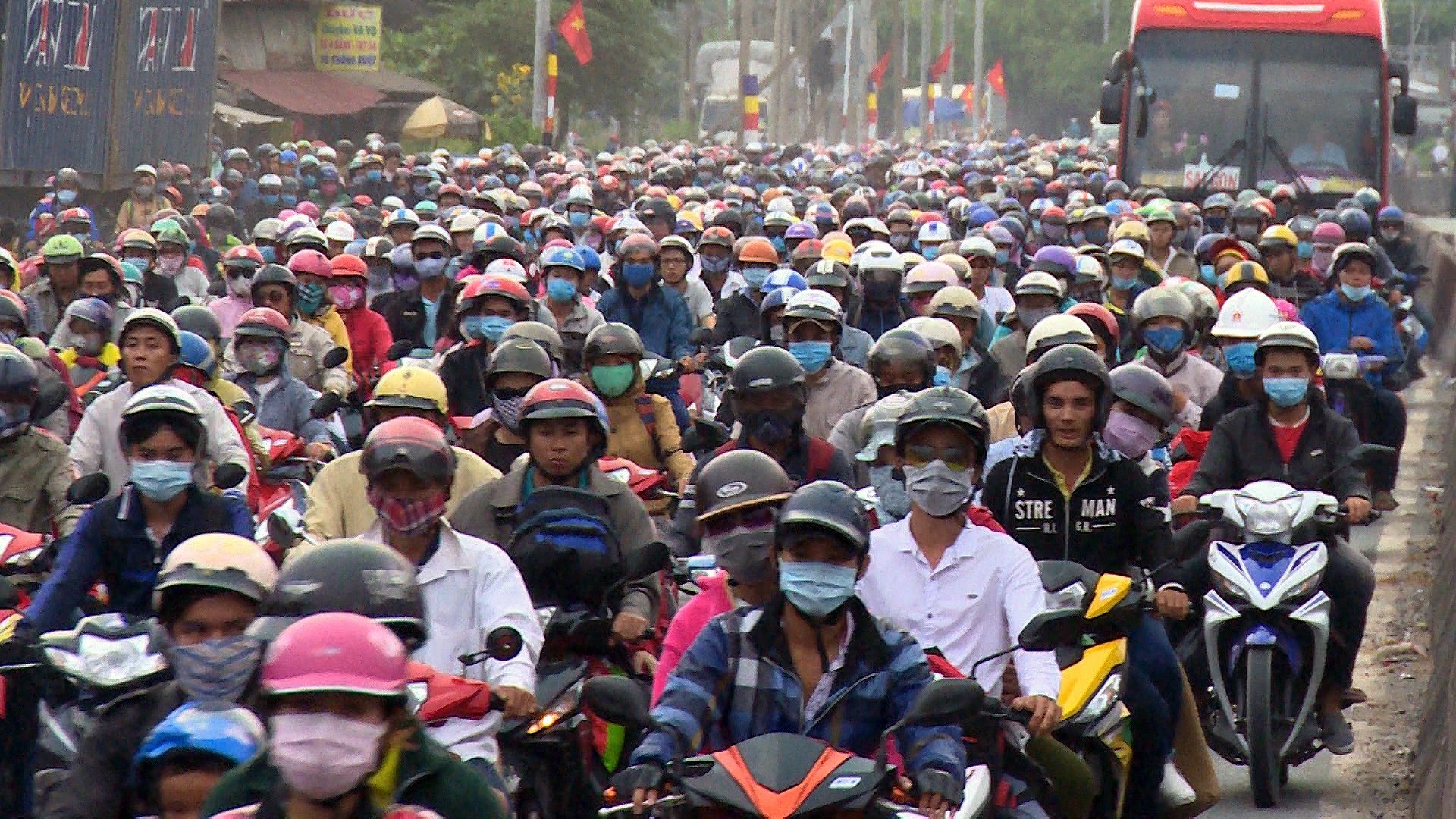 Dan mien Tay nhich tren duong tro lai Sai Gon hinh anh