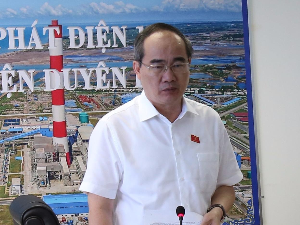 Ong Nguyen Thien Nhan kiem tra nha may Nhiet dien Duyen Hai hinh anh