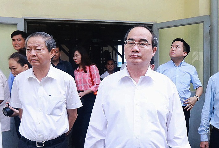 Bi thu Nguyen Thien Nhan thi sat bai rac Da Phuoc hinh anh