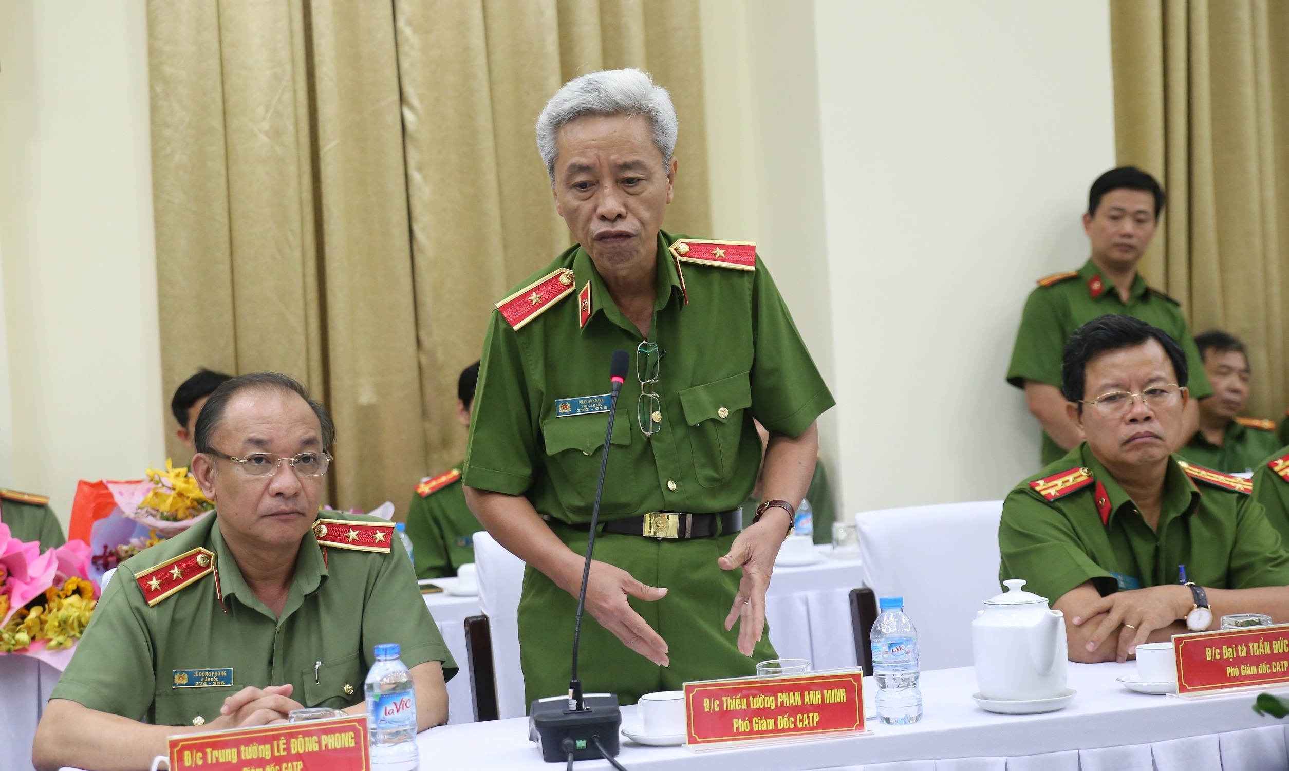 Thieu tuong Phan Anh Minh ke chuyen trinh sat pha an ma tuy hinh anh