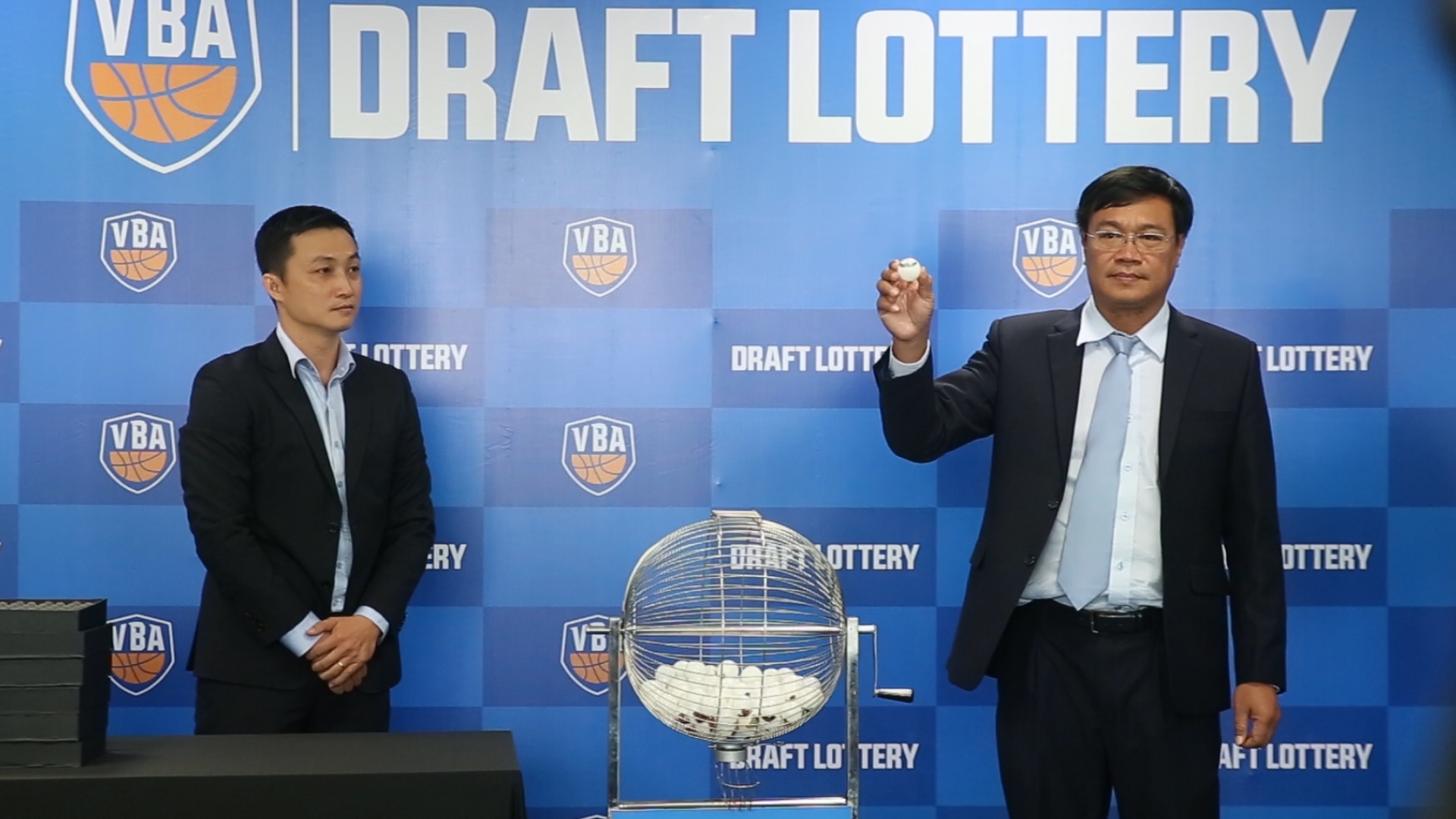 Boc tham chon 'cau thu vang' tai giai bong ro nha nghe VBA hinh anh