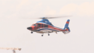 Truc thang dap xuong noc toa nha hien dai nhat TP.HCM hinh anh