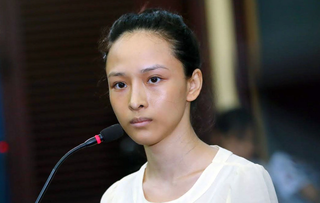 Cuoc doi chat kich tinh giua hoa hau Phuong Nga voi Vien kiem sat hinh anh