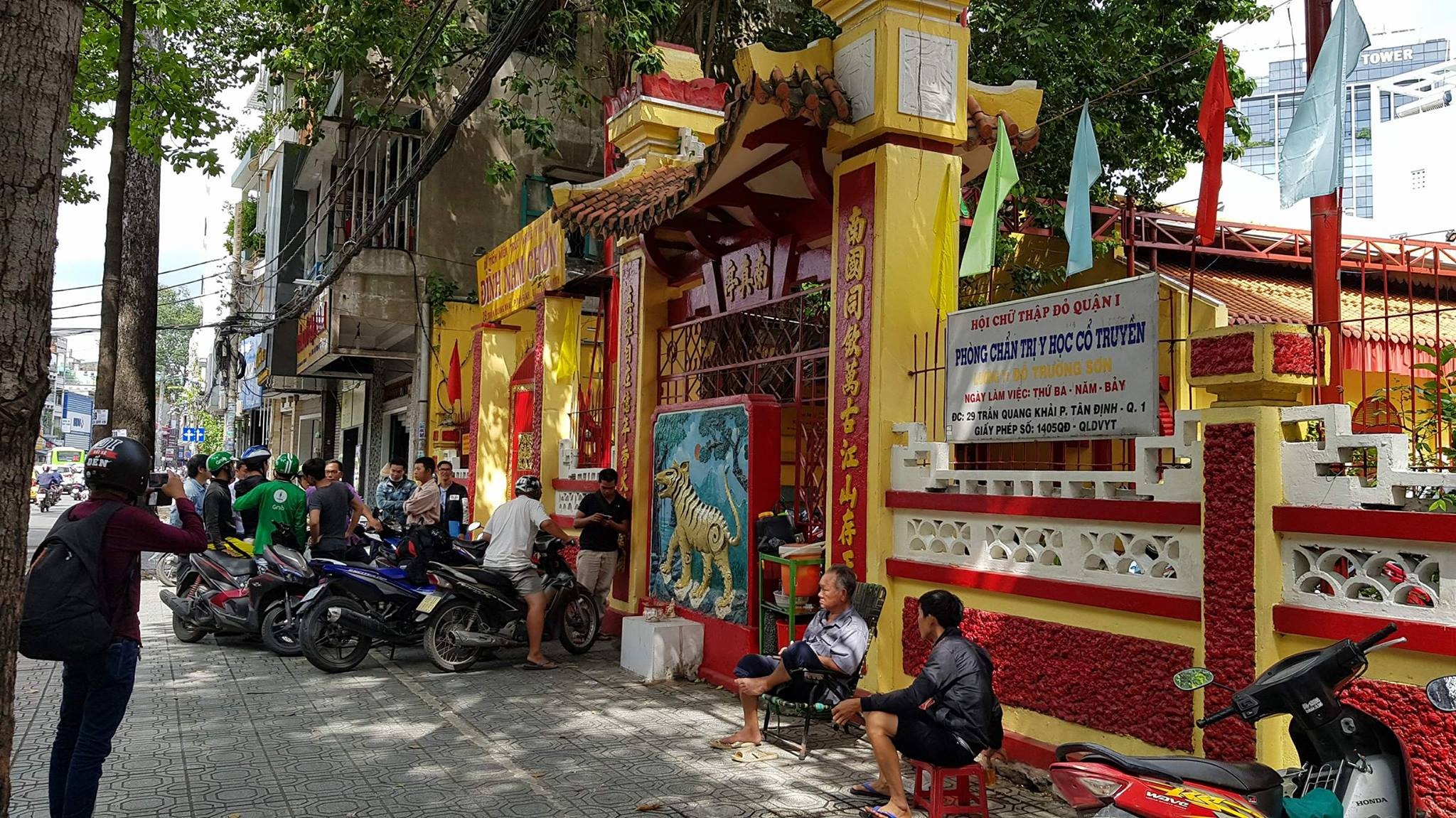 Vo su Flores den dinh Nam Chon anh 12