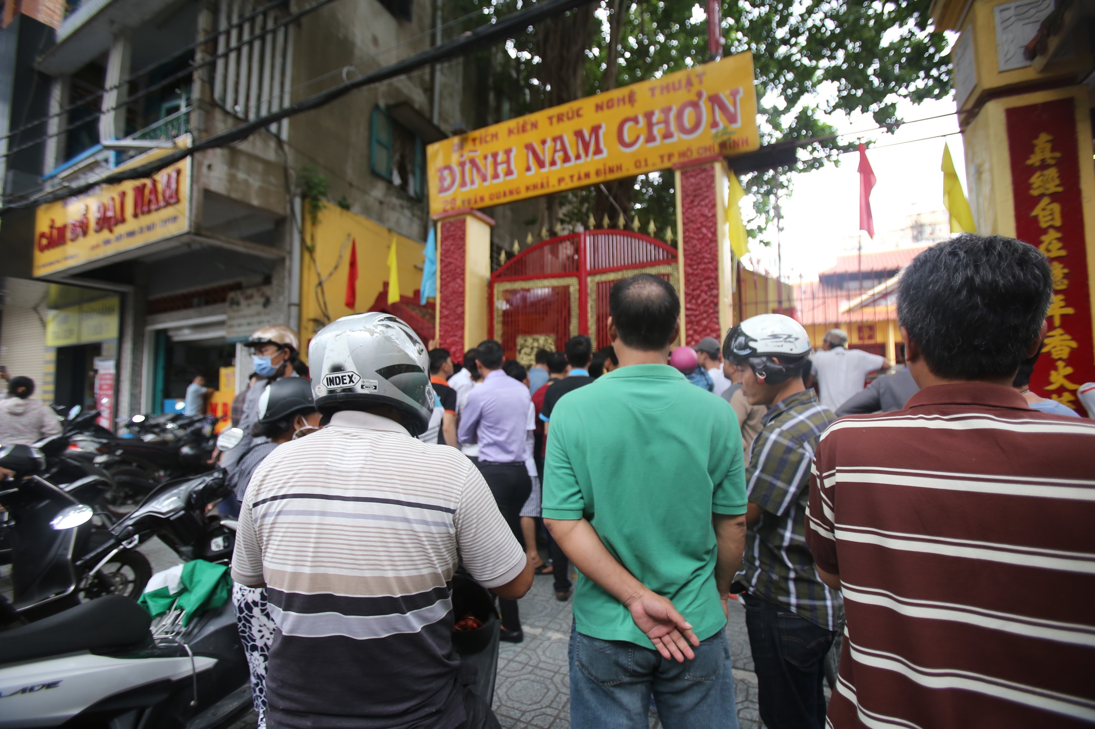 Vo su Flores den dinh Nam Chon anh 8