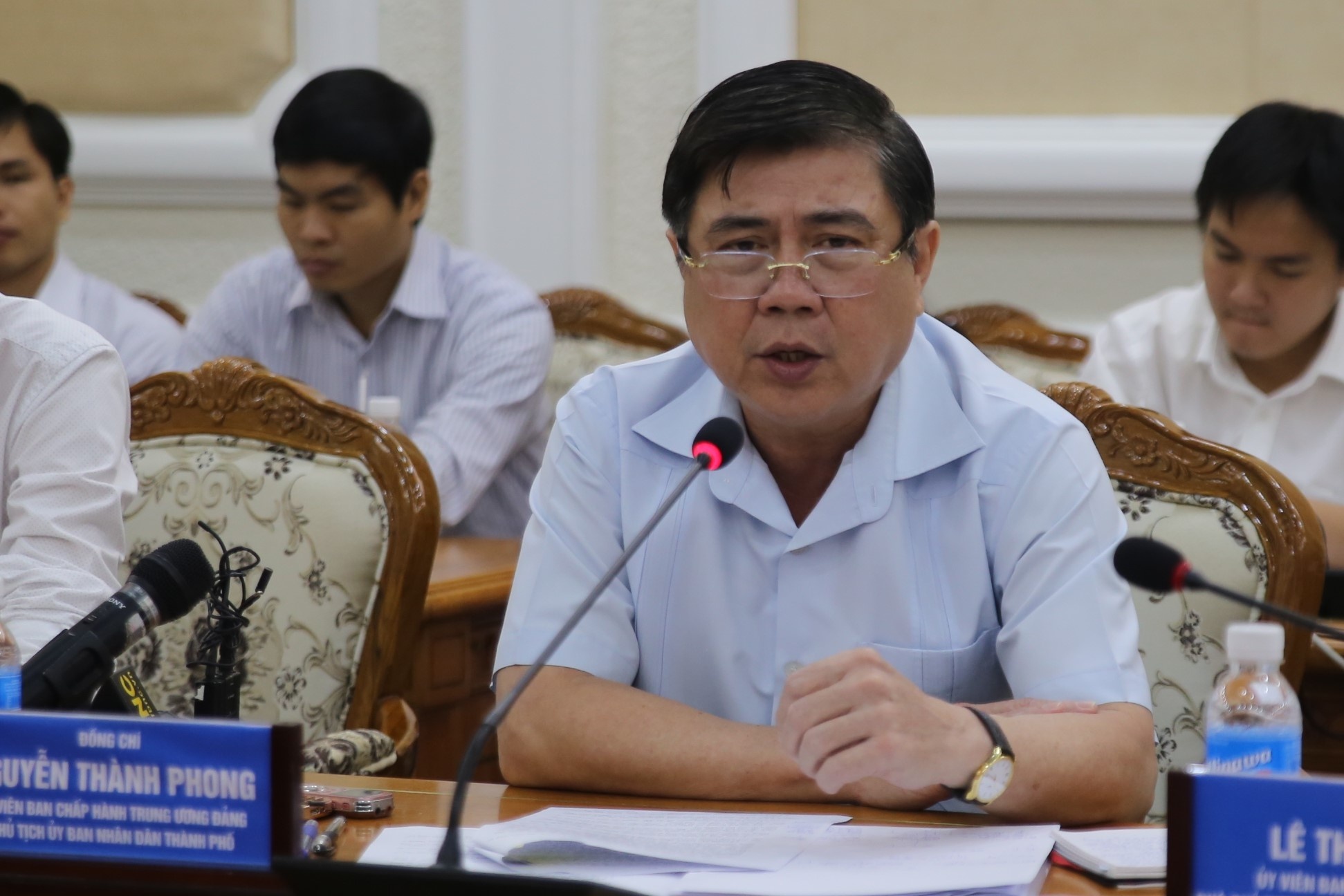 Chu tich UBND TP.HCM chi ra 4 diem yeu 'cot tu' cua doanh nghiep Viet hinh anh