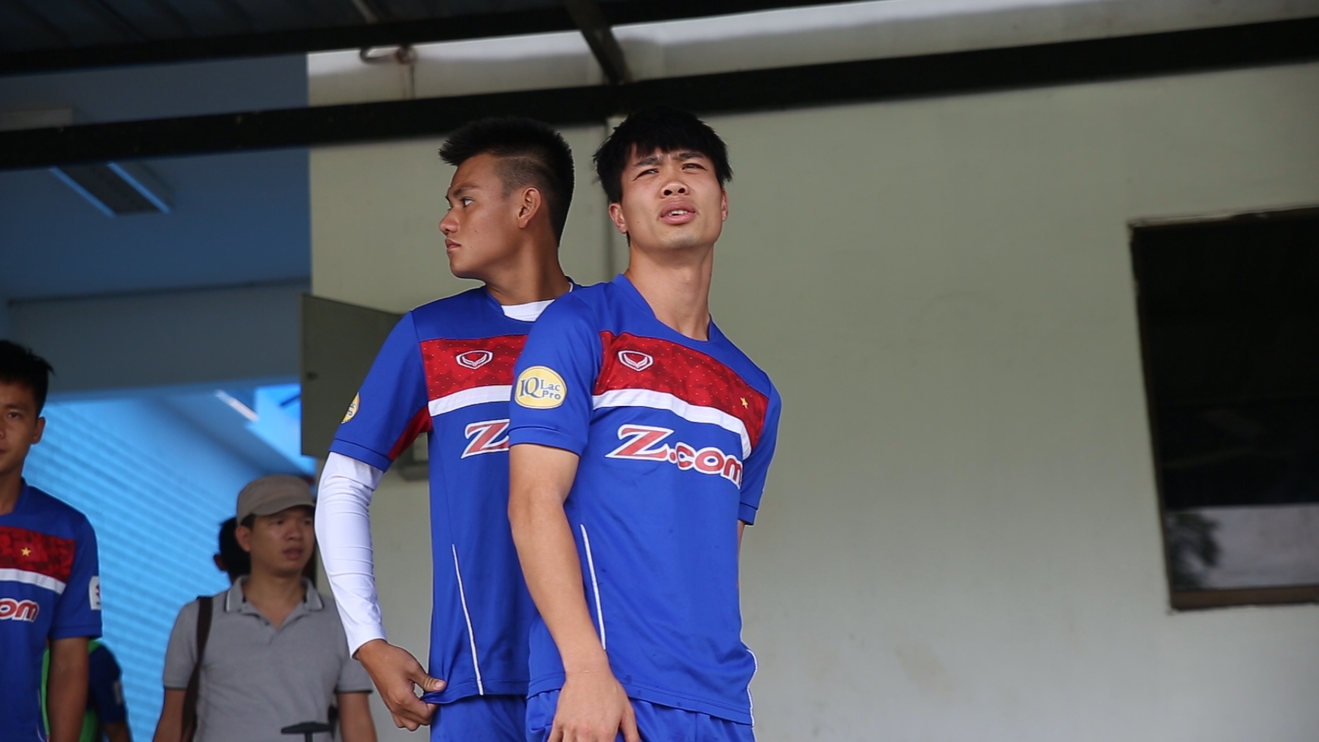 Buoi tap dau tien cua U22 Viet Nam gap su co nham san hinh anh