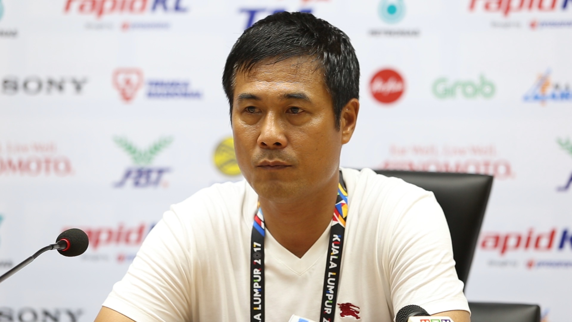 HLV Huu Thang: Chung toi co hiep 1 rat kho khan hinh anh