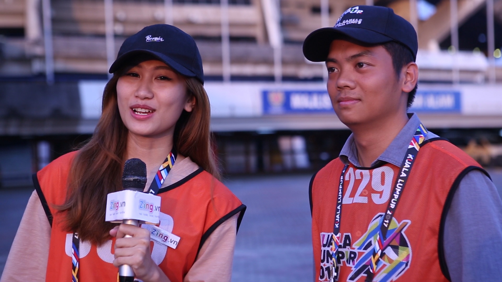 CDV Viet Nam ap dao Philippines tren san Shah Alam hinh anh