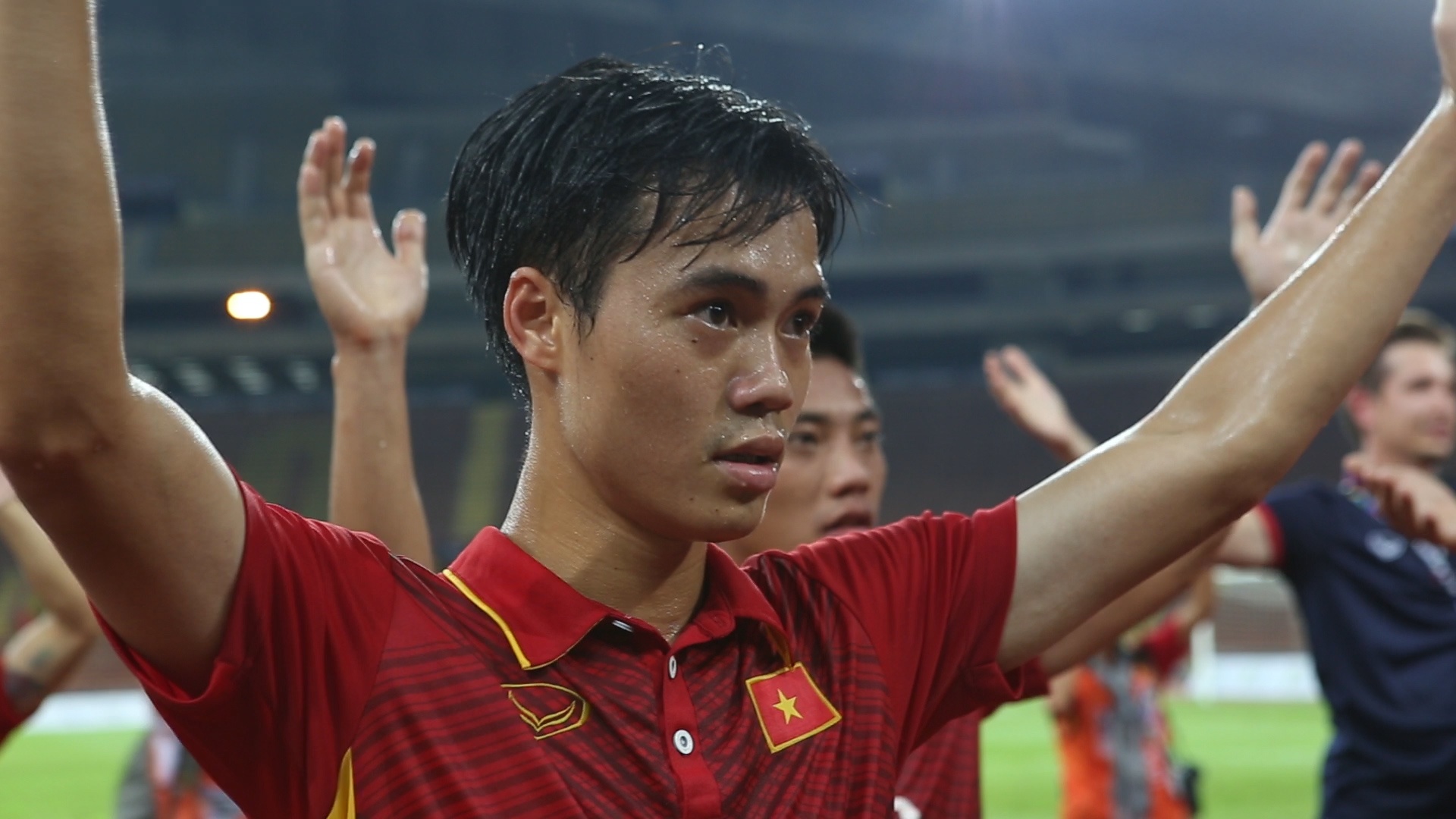 Tuan Anh, Van Toan tien lai khan dai chia vui cung CDV hinh anh