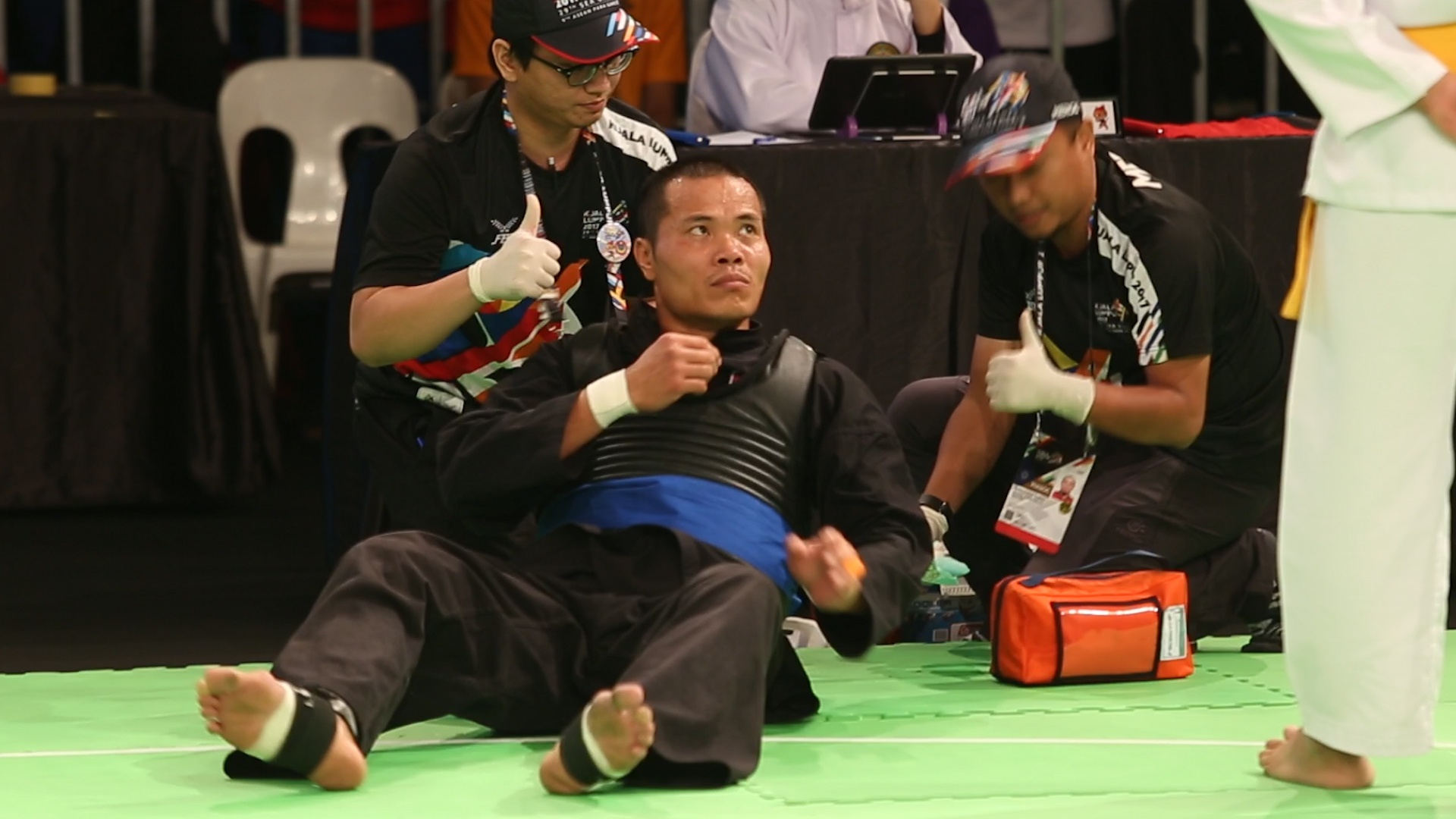 VDV Pencak Silat Viet Nam do mau trong tran ban ket hinh anh