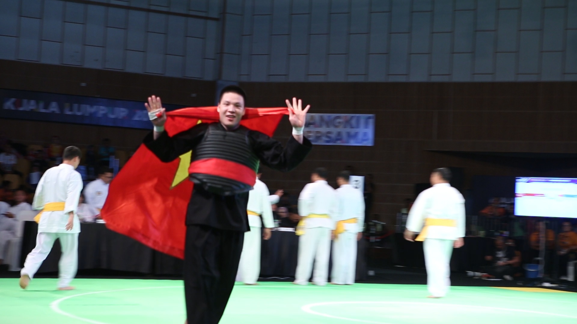 Vo si Viet Nam chay khap nha thi dau mung HCV quy gia hinh anh