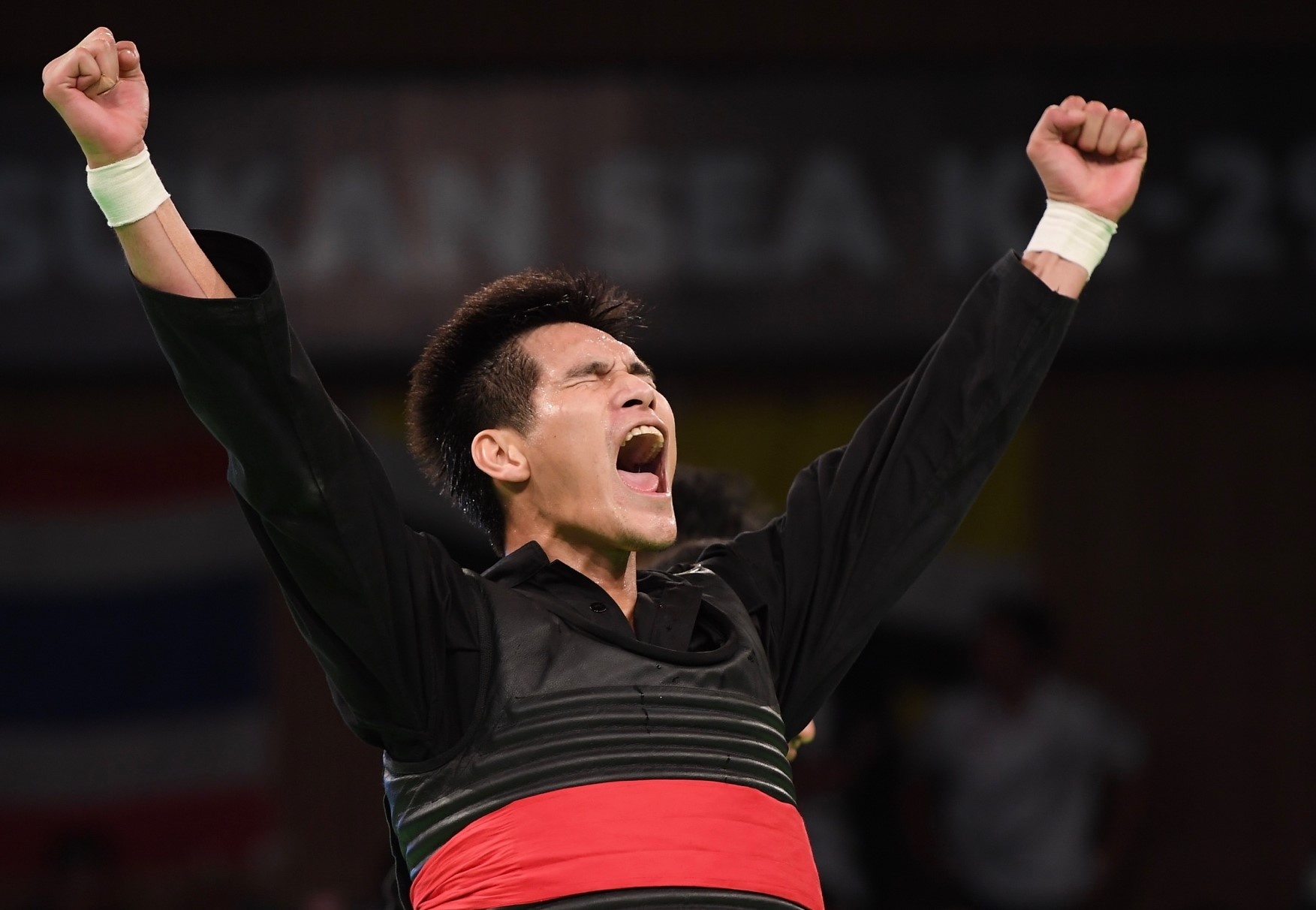 Duy Tuyen: 'Toi bi tam ly khi dong doi lien tuc bi xu ep' hinh anh