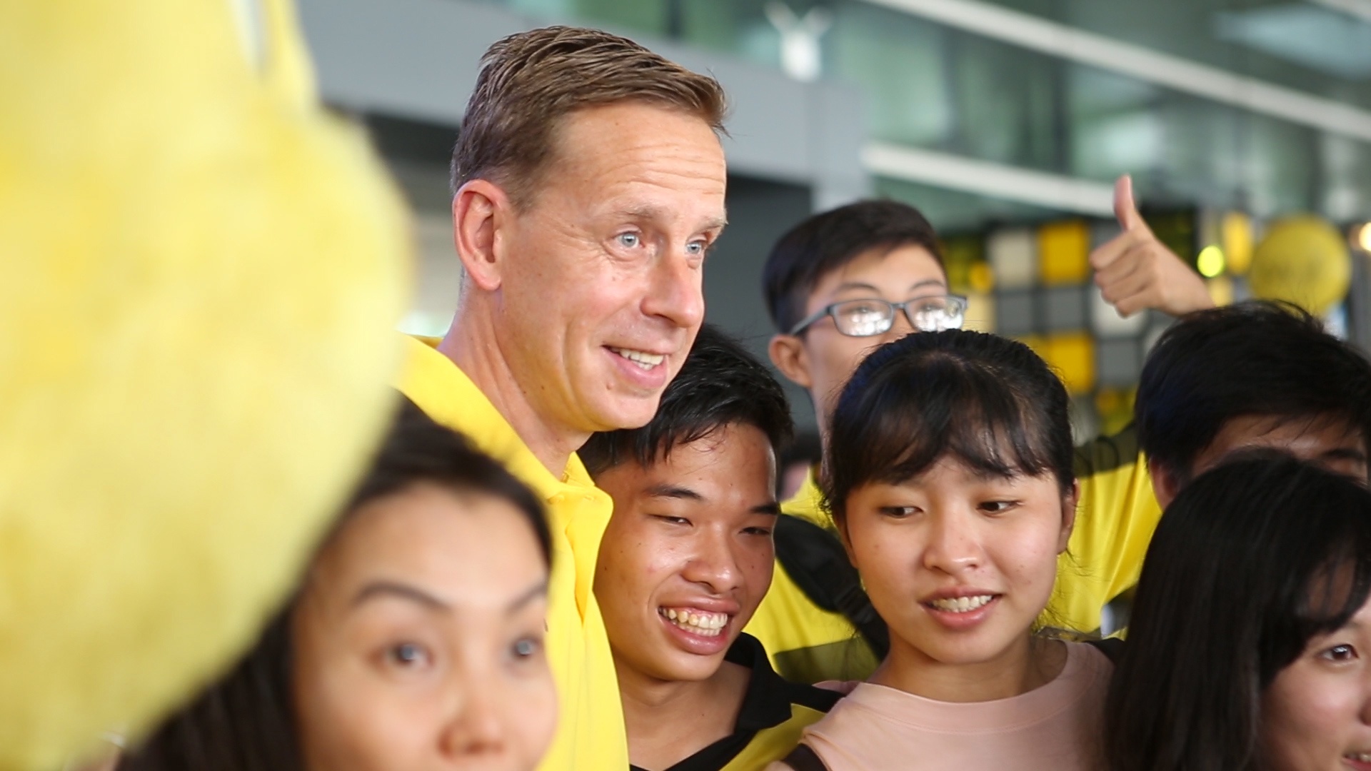 Huyen thoai Dortmund gui loi chao bang tieng Viet khi den TP.HCM hinh anh