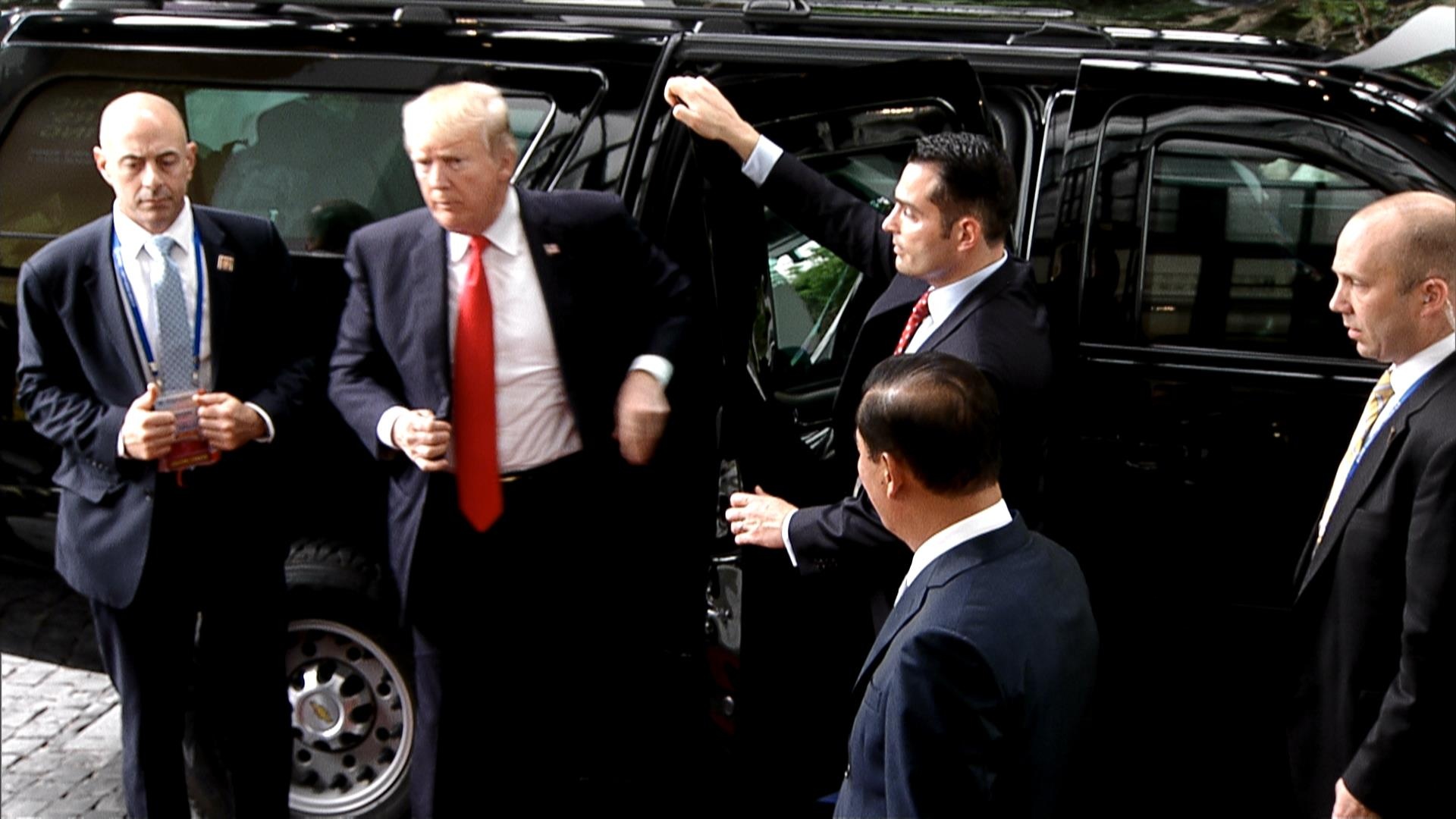 Tong thong Donald Trump khong di sieu xe 'Quai thu' du hoi nghi hinh anh