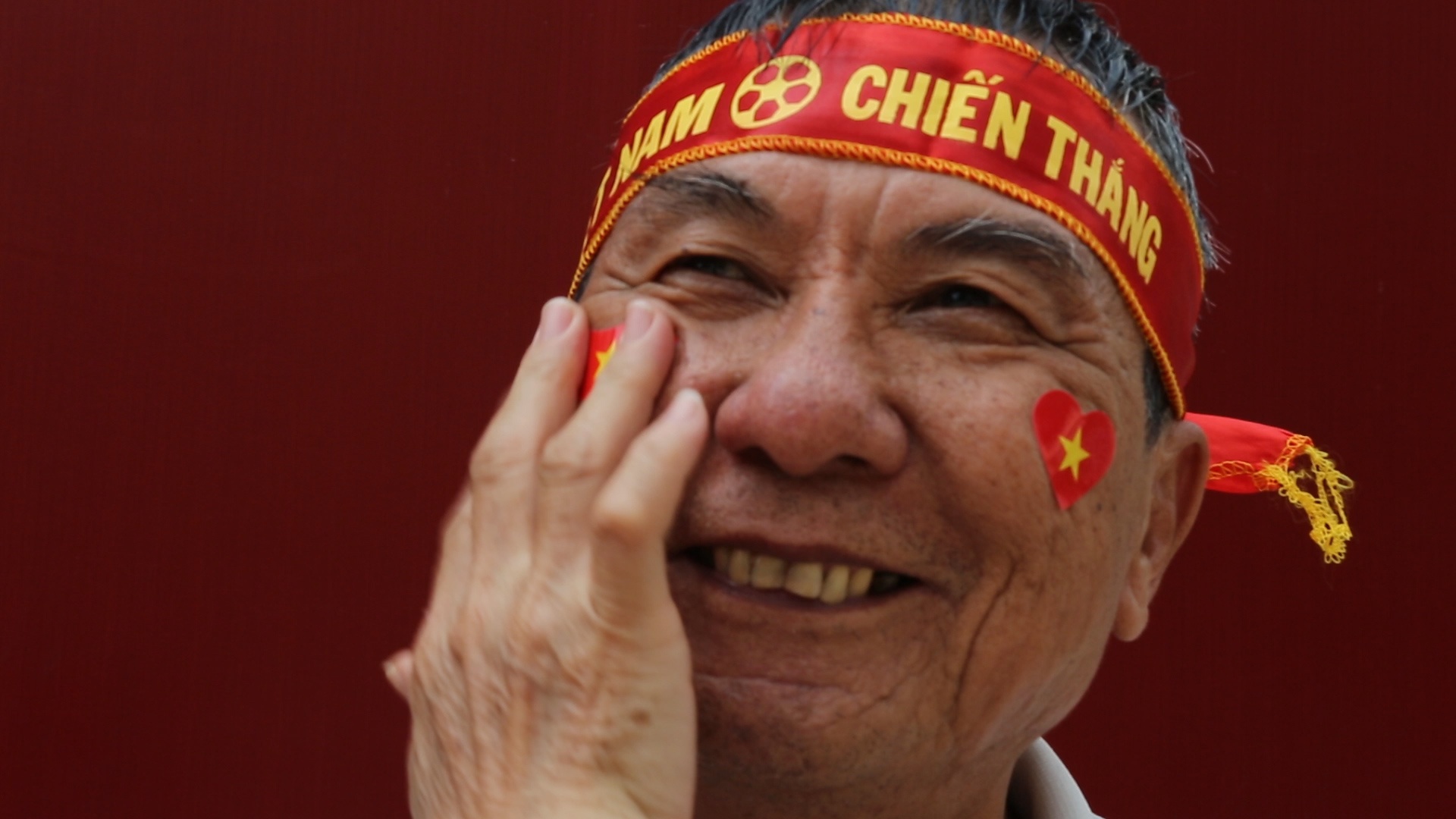 Fan Sai Gon do ve khu trung tam xem tran chung ket hinh anh