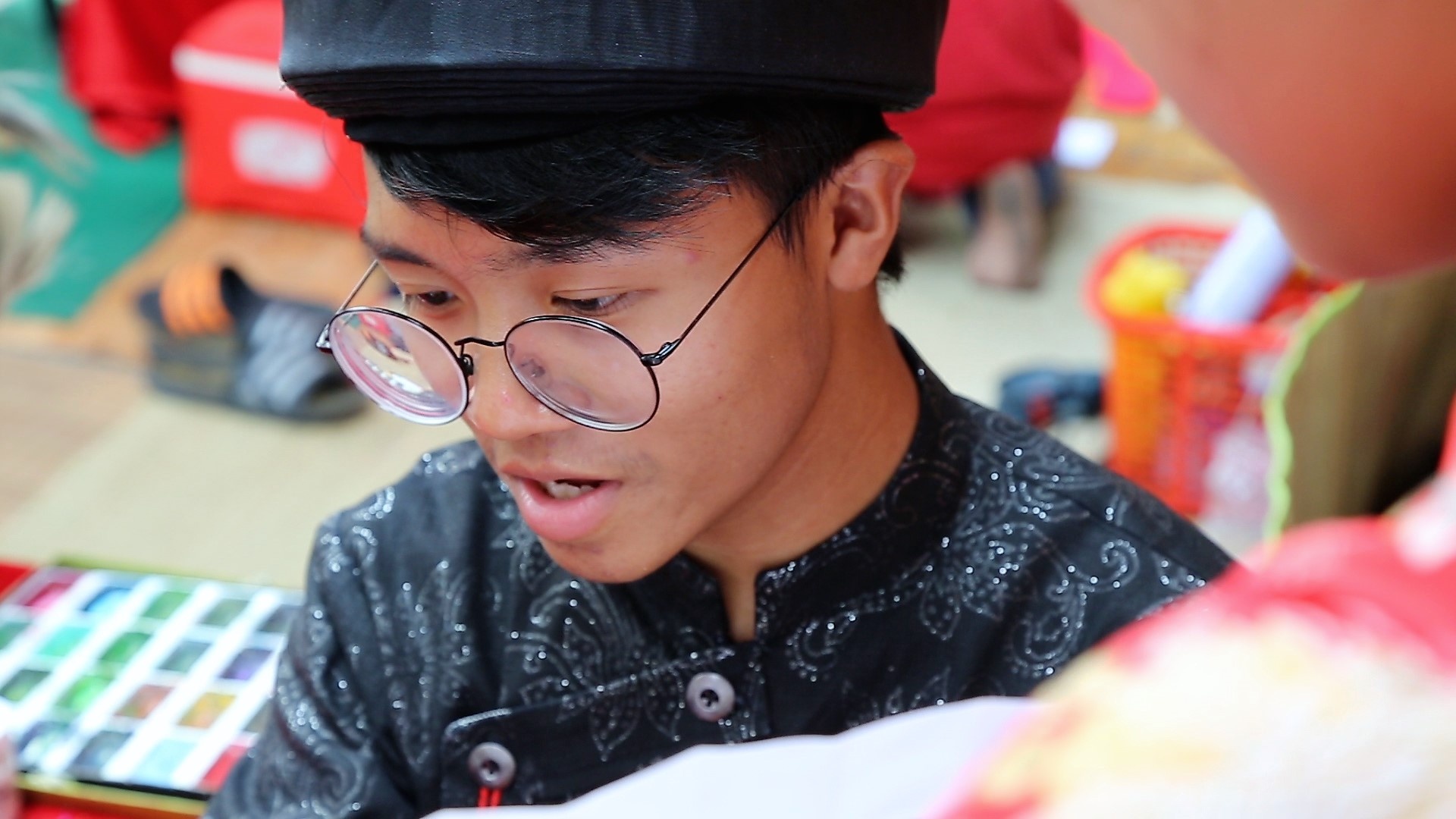 Ong do 18 tuoi o pho thu phap Sai Gon hinh anh