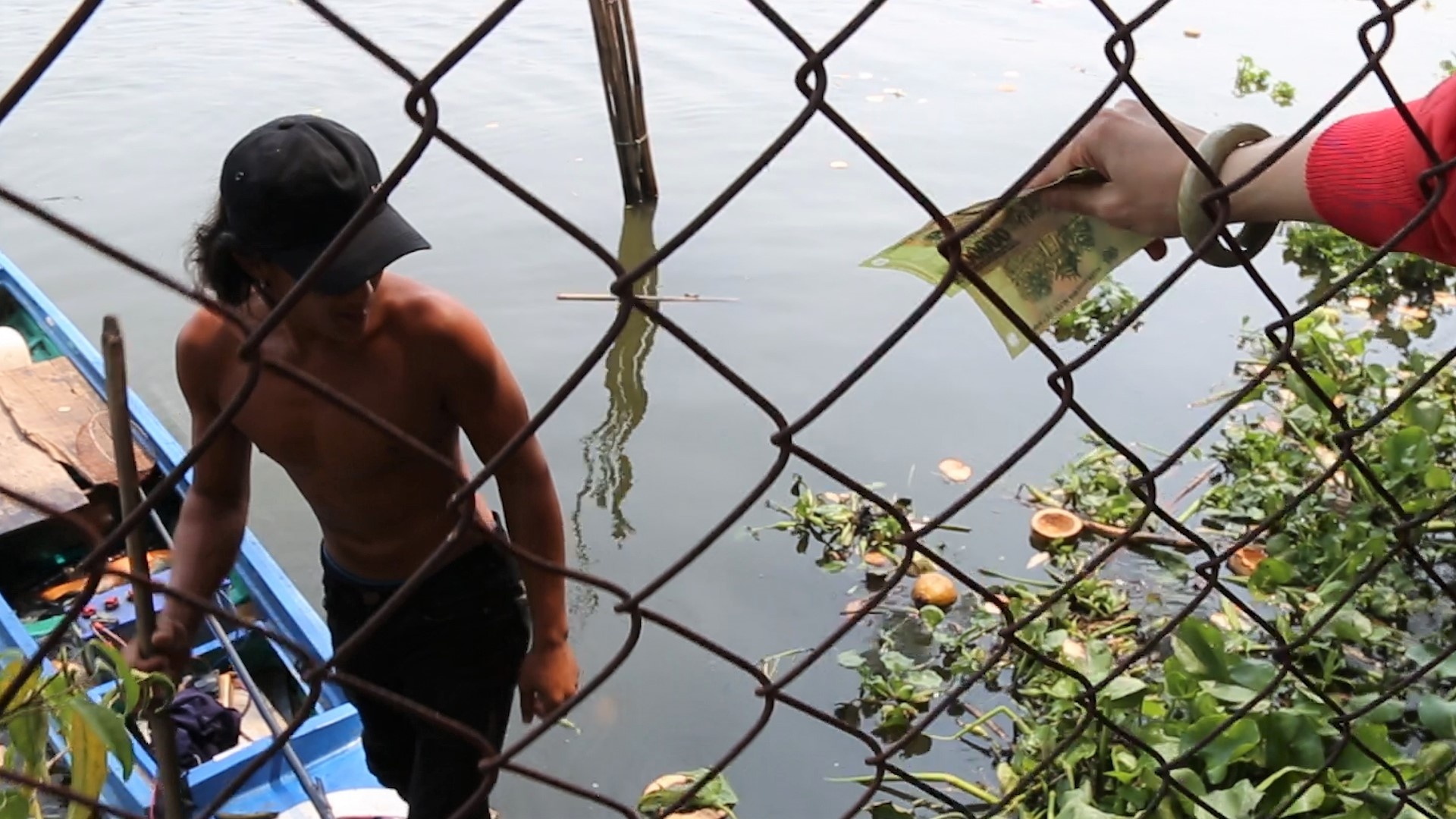 Xin chuoc lai ca phong sinh bi bat ngay sau khi tha xuong song Sai Gon hinh anh