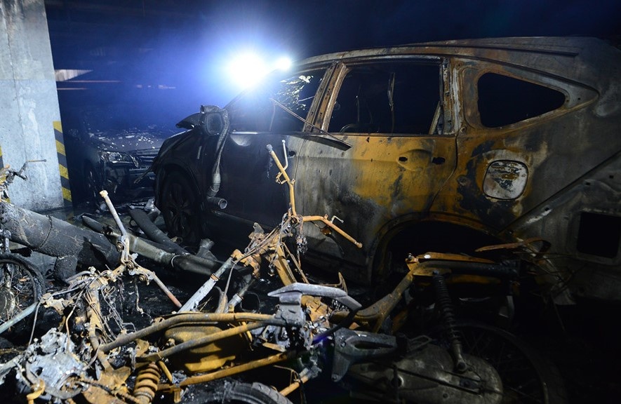 'Mot binh chua chay nho co the ngan vu chay o Carina Plaza' hinh anh