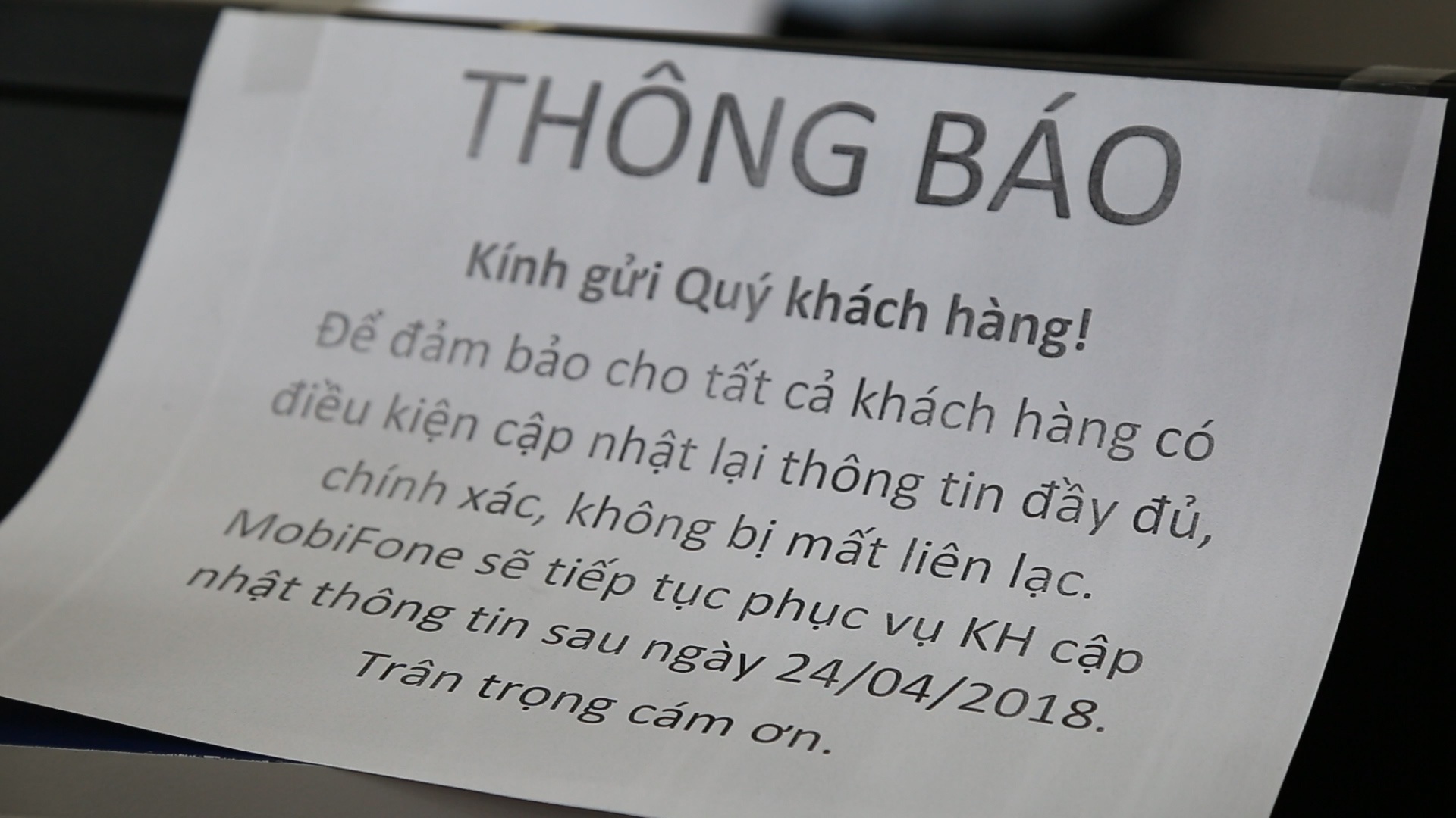 Khach qua dong, nha mang gia han dang ky thong tin sau ngay 24/4 hinh anh