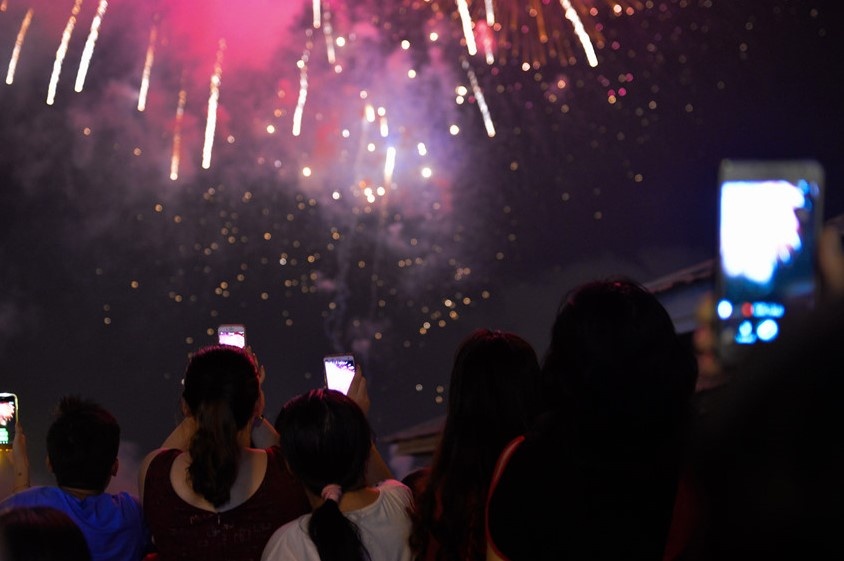 Nguoi Sai Gon man nhan voi man phao hoa chao mung 30/4 hinh anh