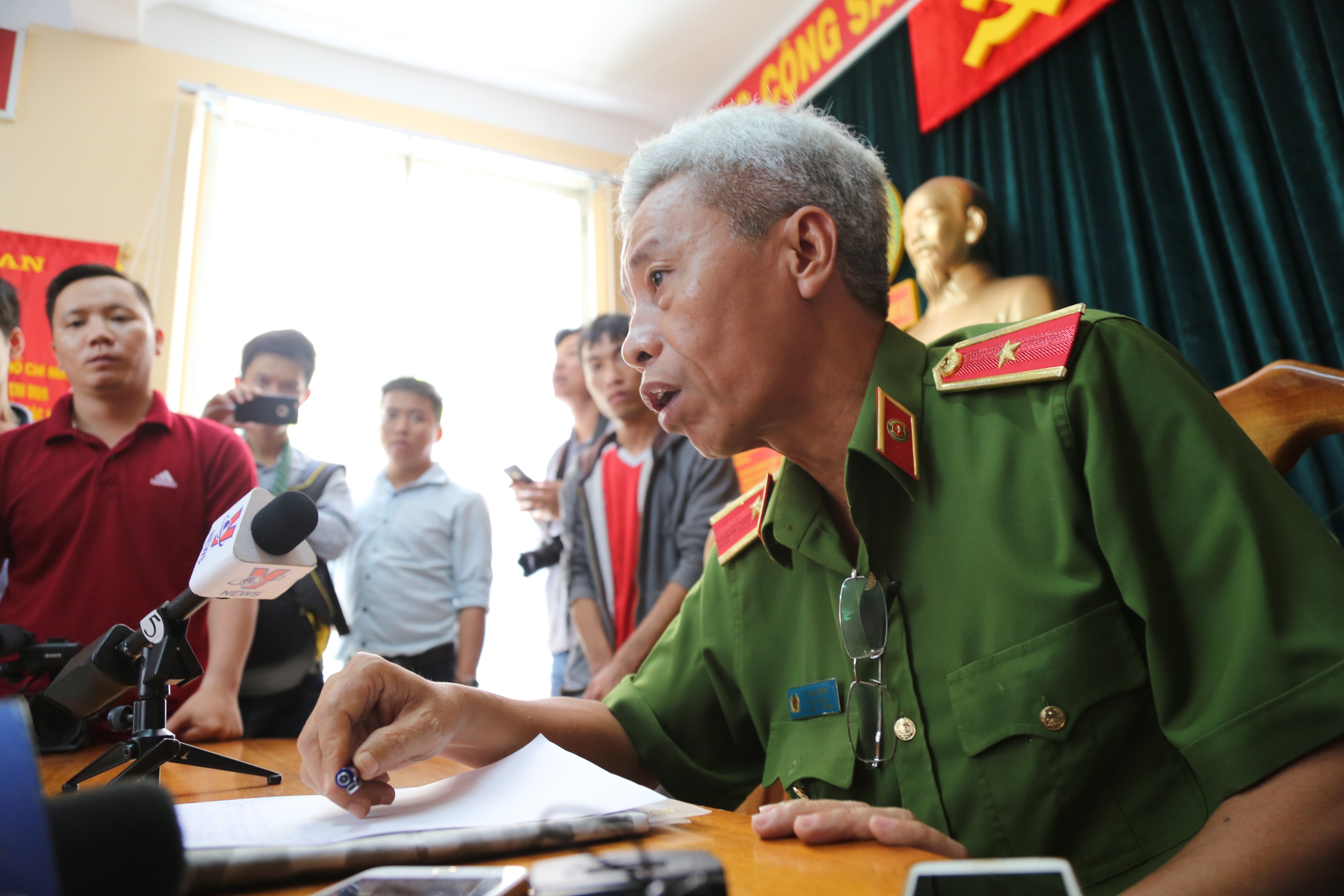 Pho giam doc Cong an TP.HCM: 5 hiep si bi dam trong 13 giay hinh anh