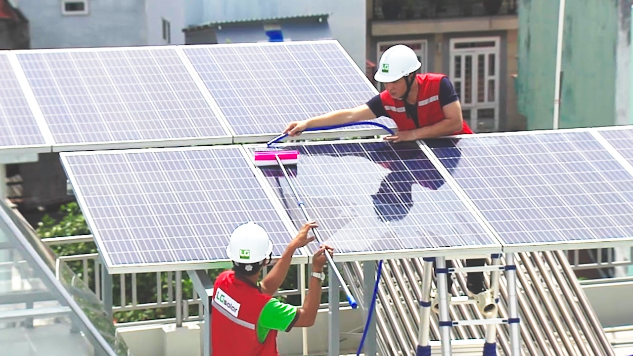 Dien nang luong mat troi: Vua dung vua ban o TP. HCM hinh anh