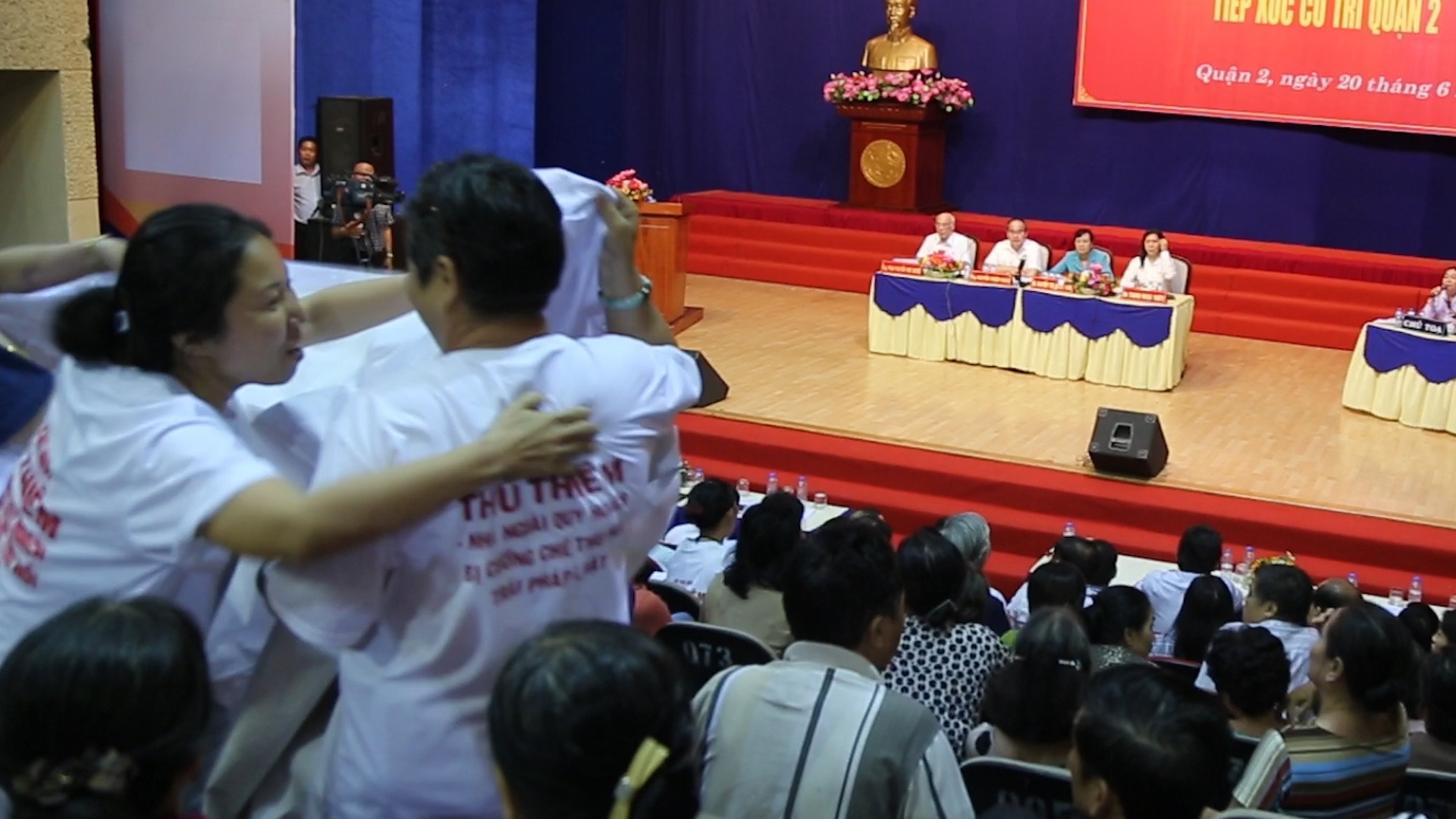 Nguoi dan Thu Thiem trong 6 gio doi thoai voi Bi thu Nhan hinh anh
