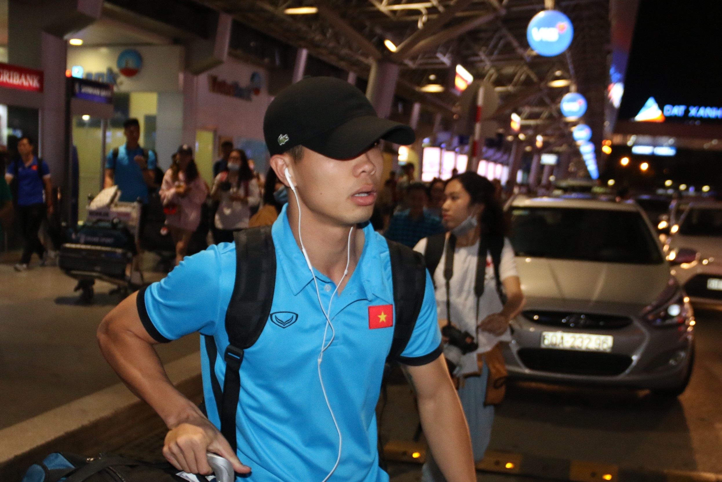 U23 Việt Nam thân thiện với người hâm mộ ảnh 4 U23 Viet Nam than thien voi nguoi ham mo anh 4