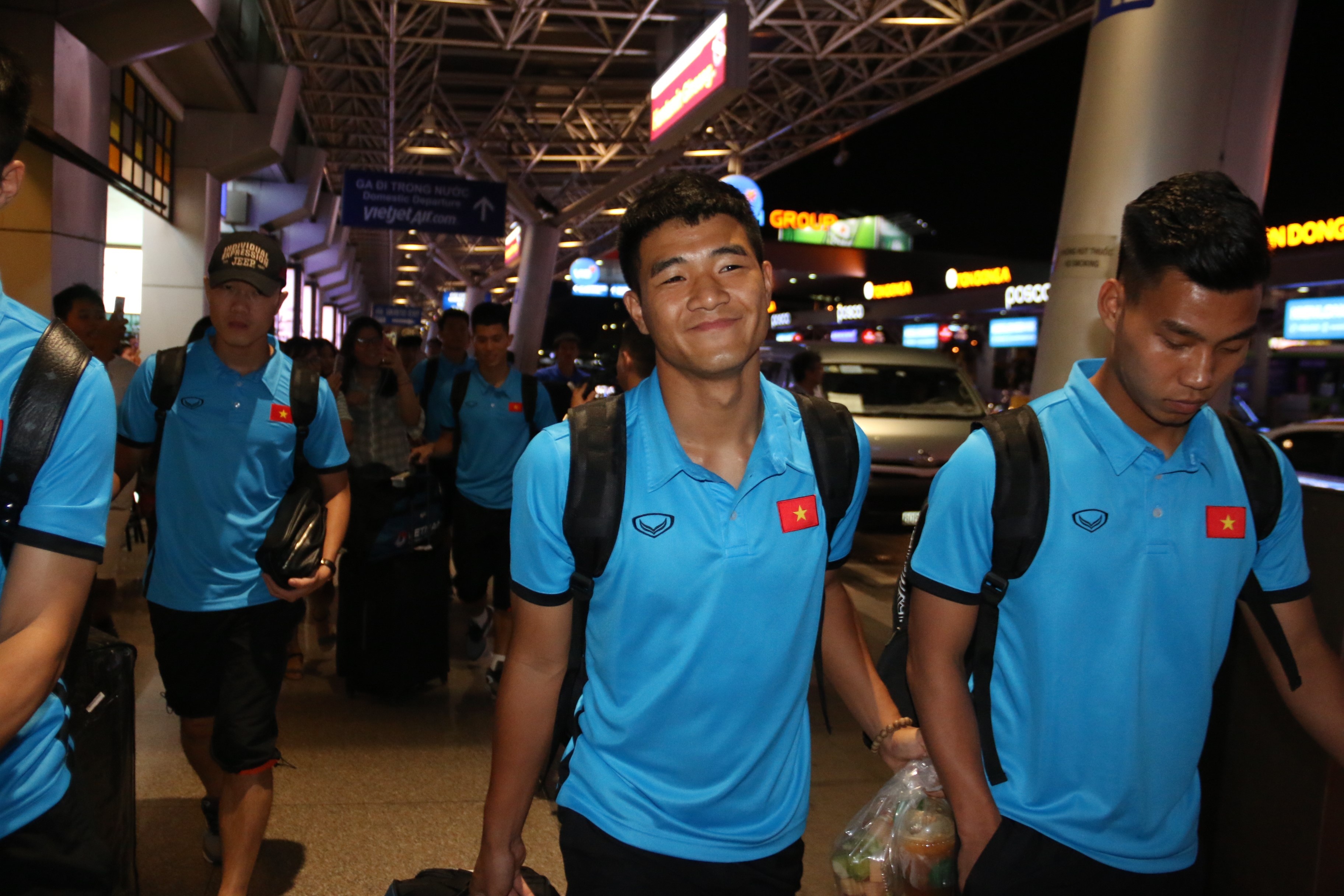 U23 Việt Nam thân thiện với người hâm mộ ảnh 5 U23 Viet Nam than thien voi nguoi ham mo anh 5