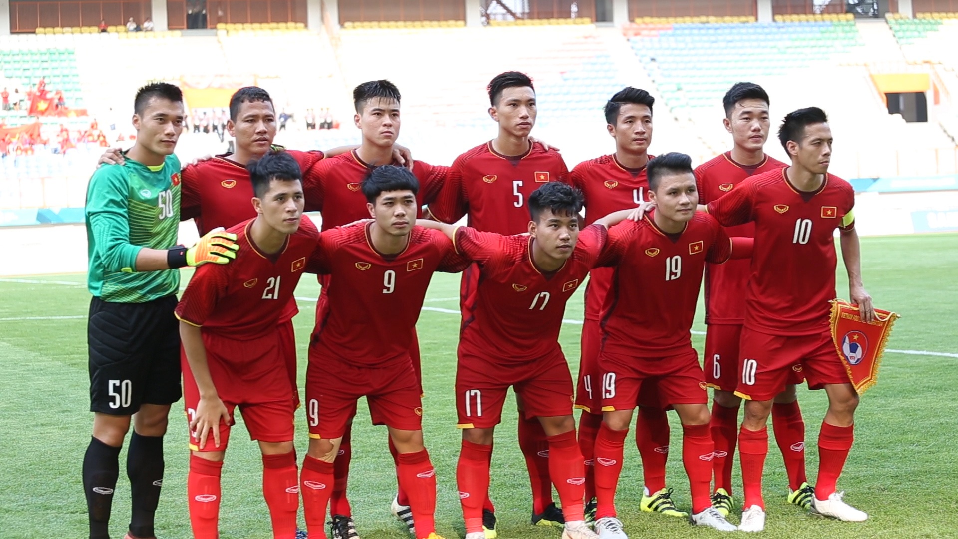 Nhung phut dau tien trong tran mo man cua Olympic Viet Nam hinh anh