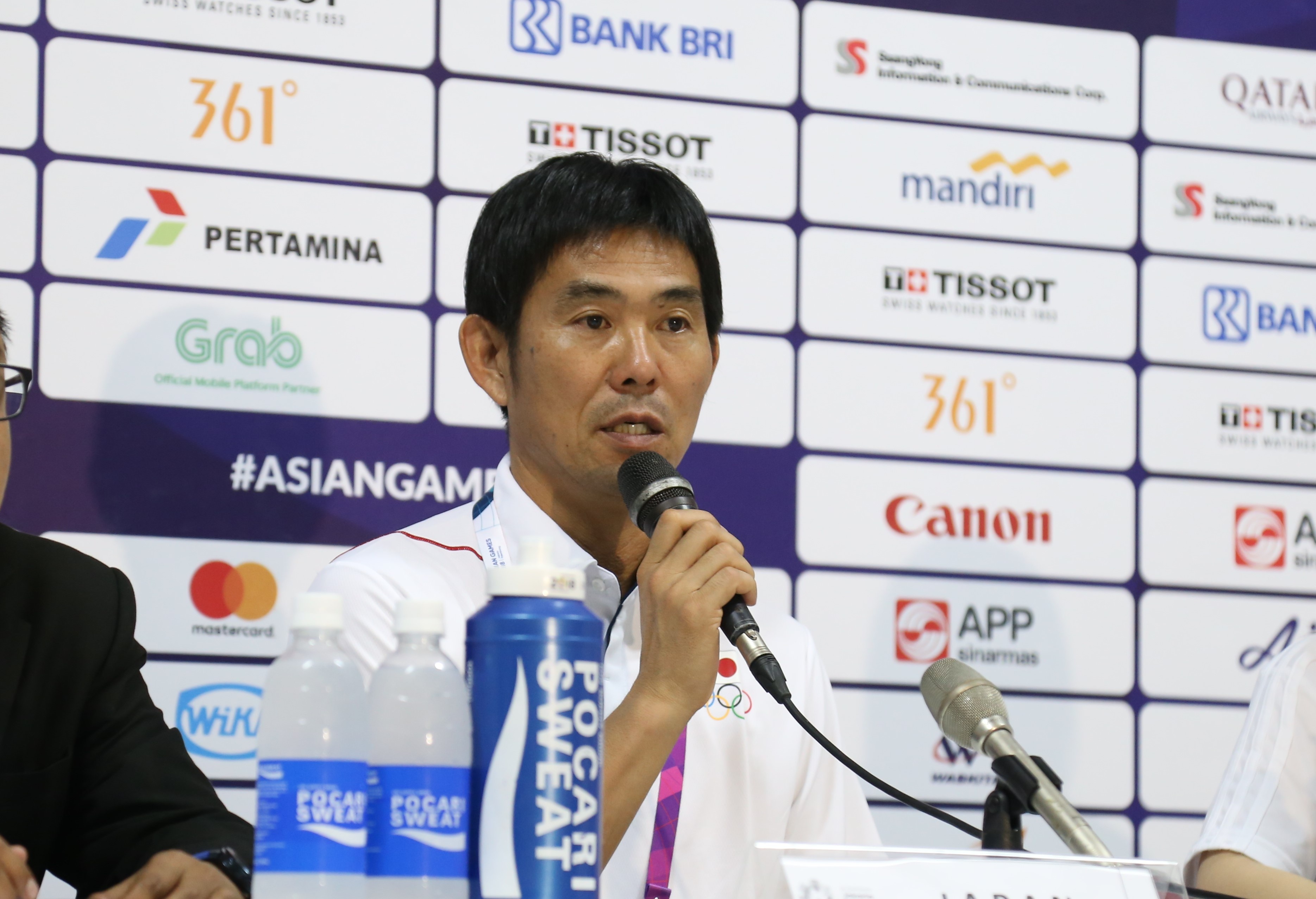 HLV Olympic Nhat Ban: 'Cac doi o vong bang deu manh' hinh anh