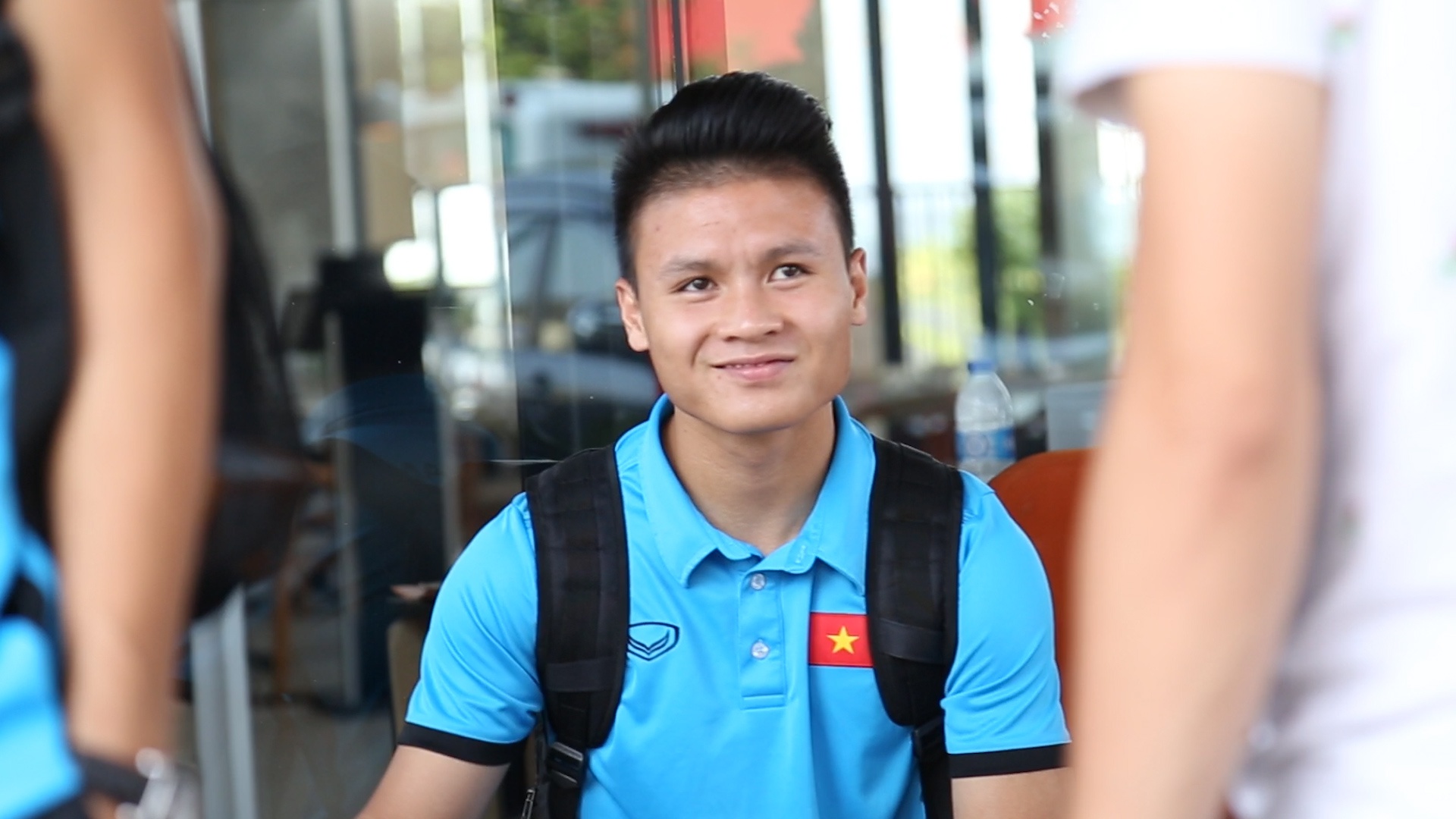 Olympic Viet Nam cuoi dua vui ve truoc dai chien voi Nhat Ban hinh anh