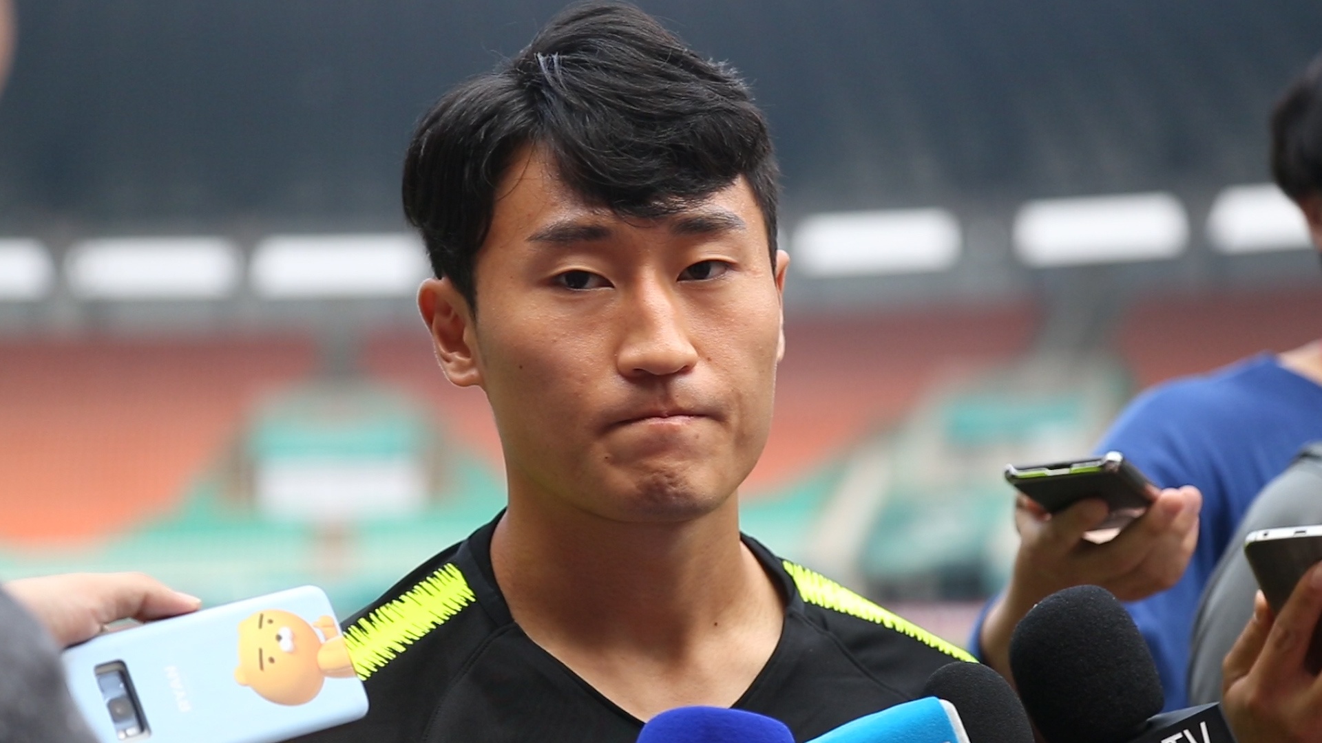 Cau thu Olympic Han Quoc tu trach khi de thung luoi qua nhieu hinh anh