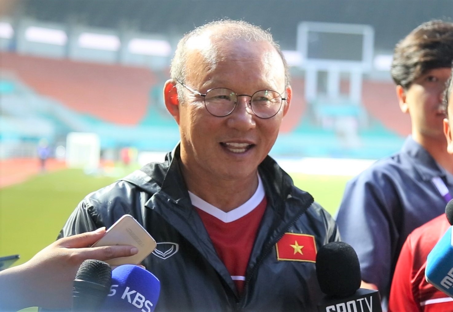 Vo HLV Park Hang Seo dong vien chong: 'Anh da vat va roi' hinh anh